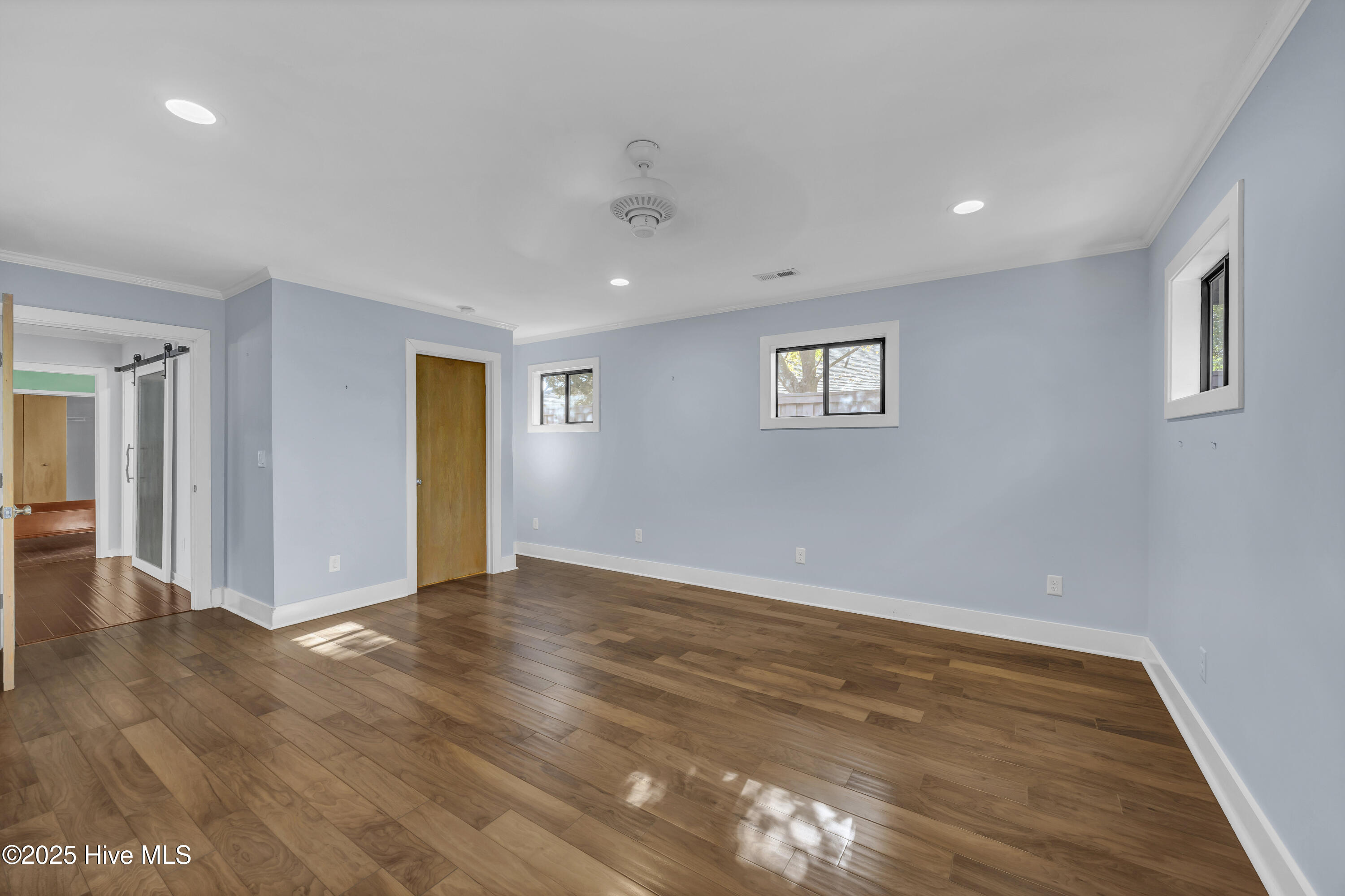 100540470 | Photo 15