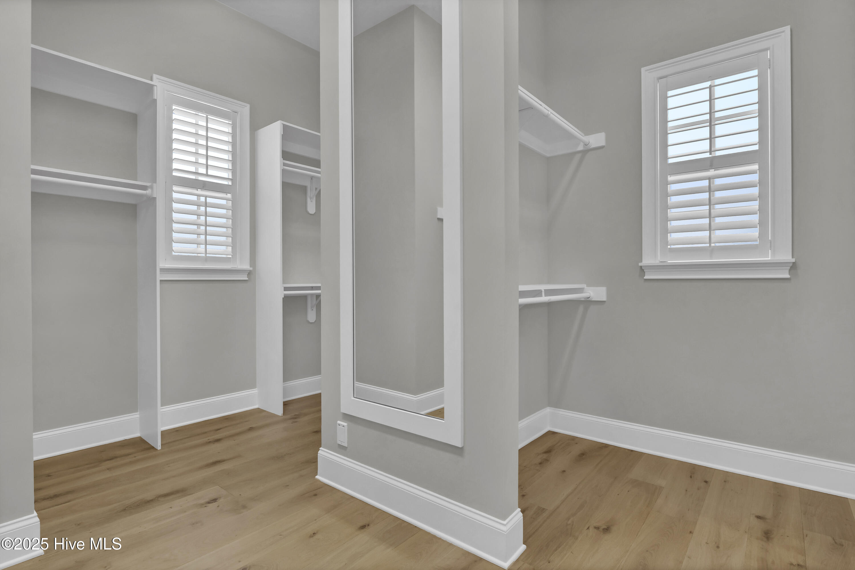 100538861 | Photo 35