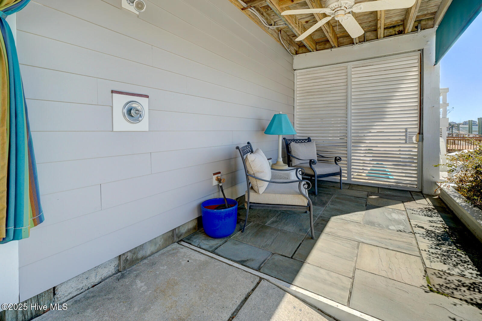 100546468 | Photo 32