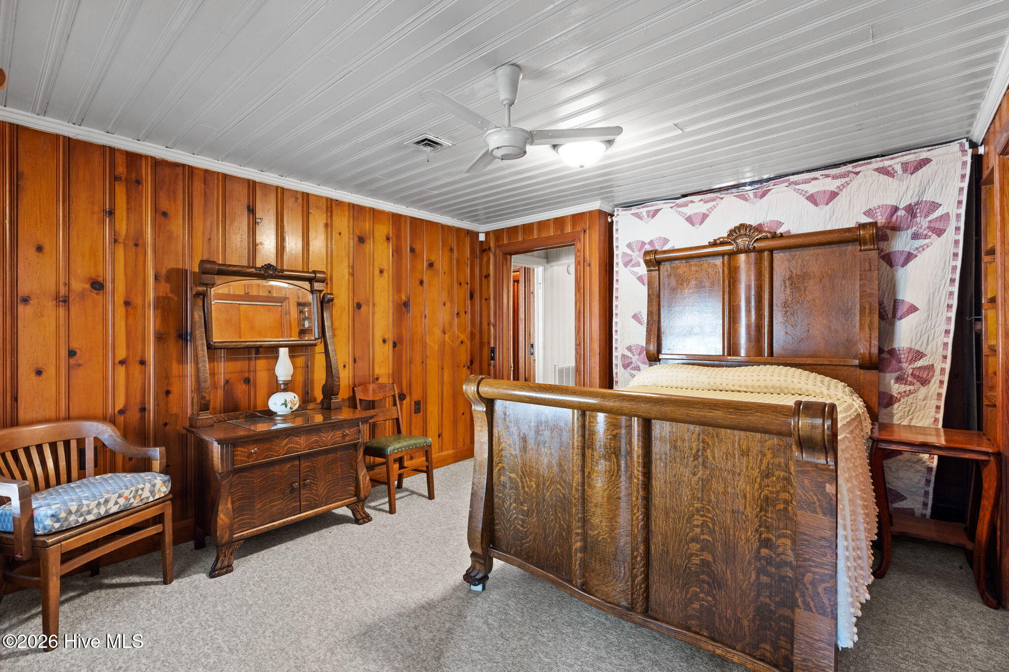 100561810 | Photo 52