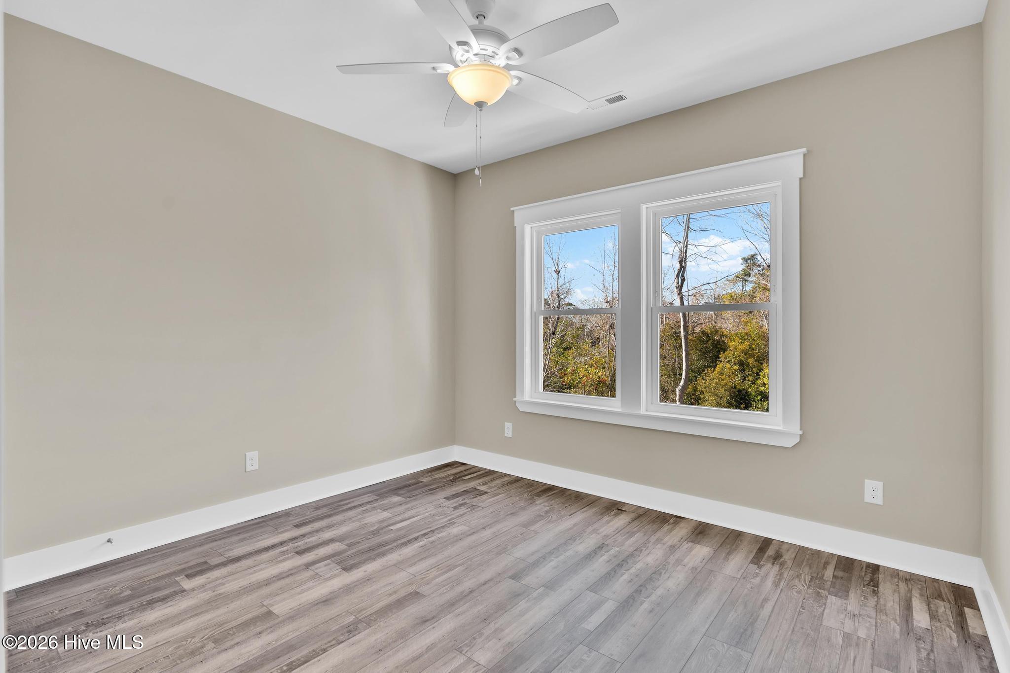 100547277 | Photo 27