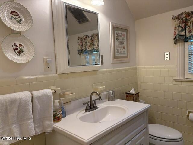 Bath adjacent primary
