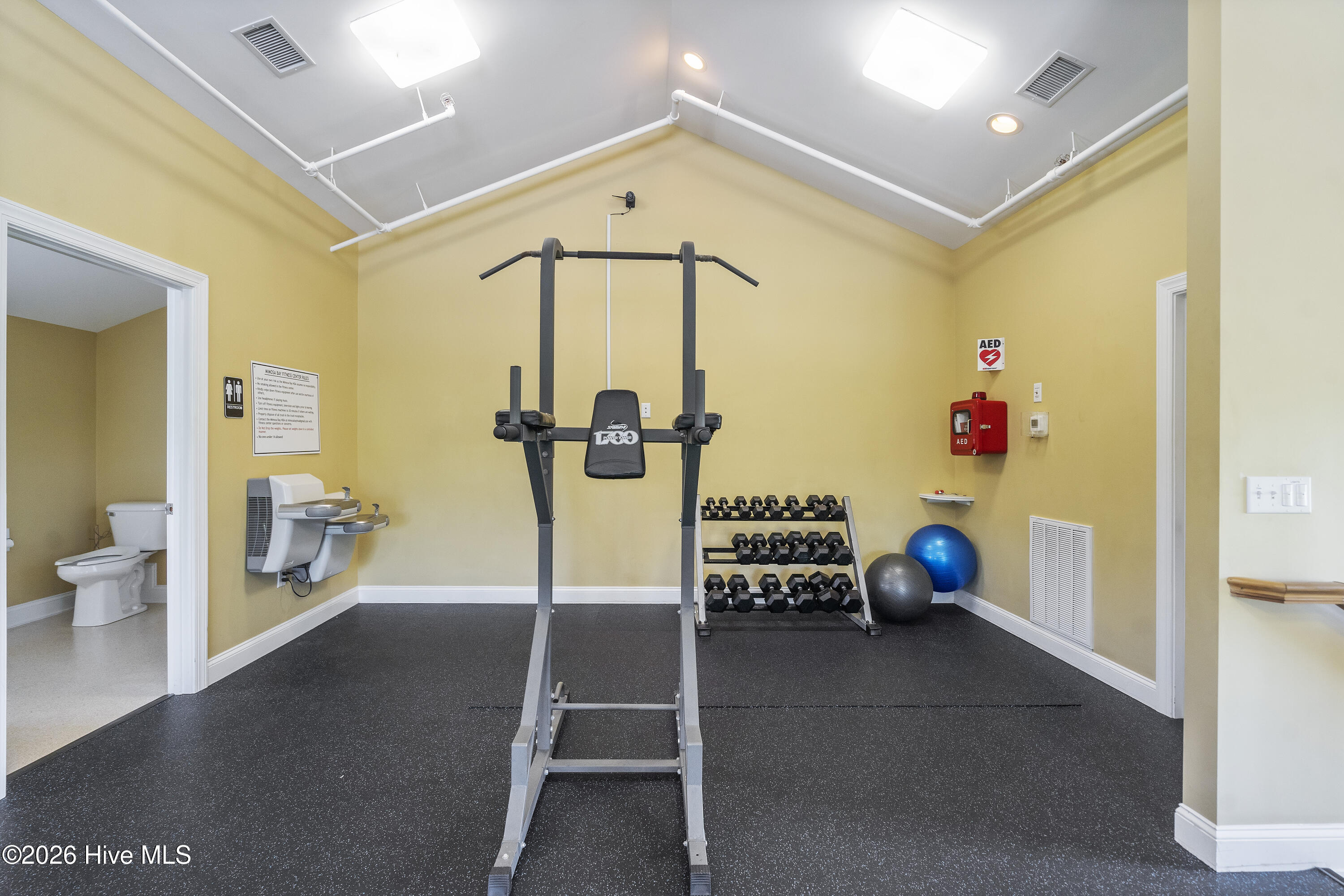 100562110 | Photo 130