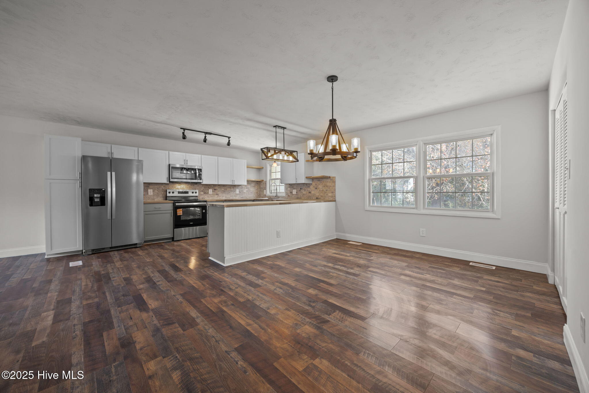 100544874 | Photo 18