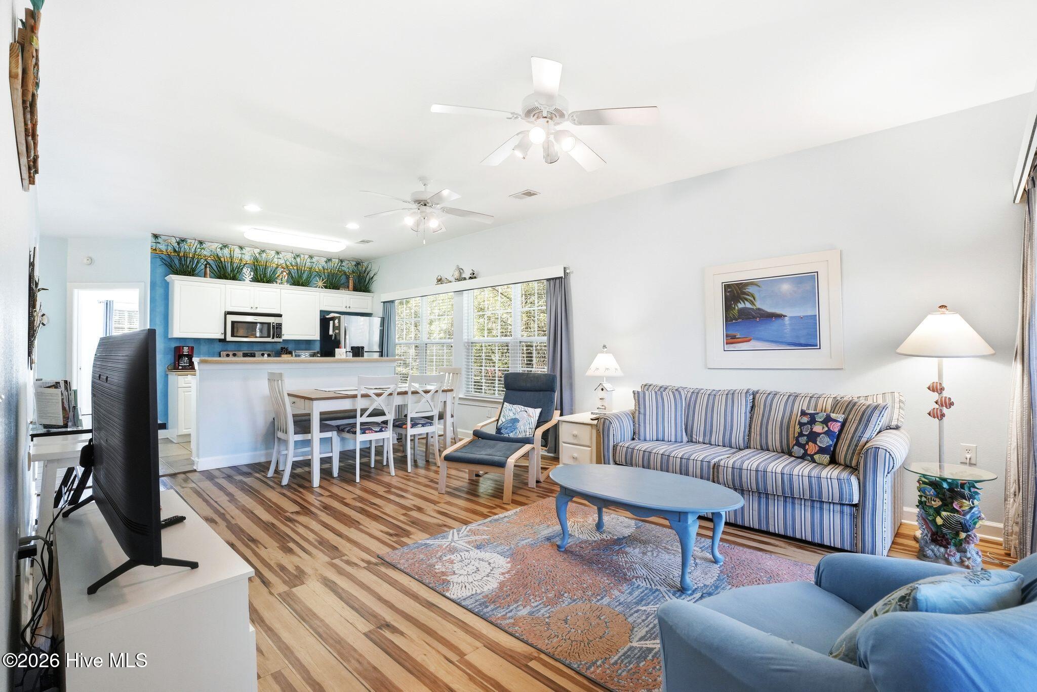 100565288 | Photo 16