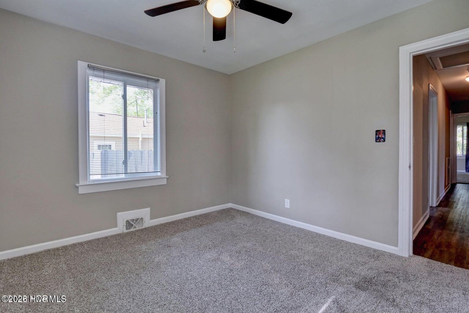 100556867 | Photo 28