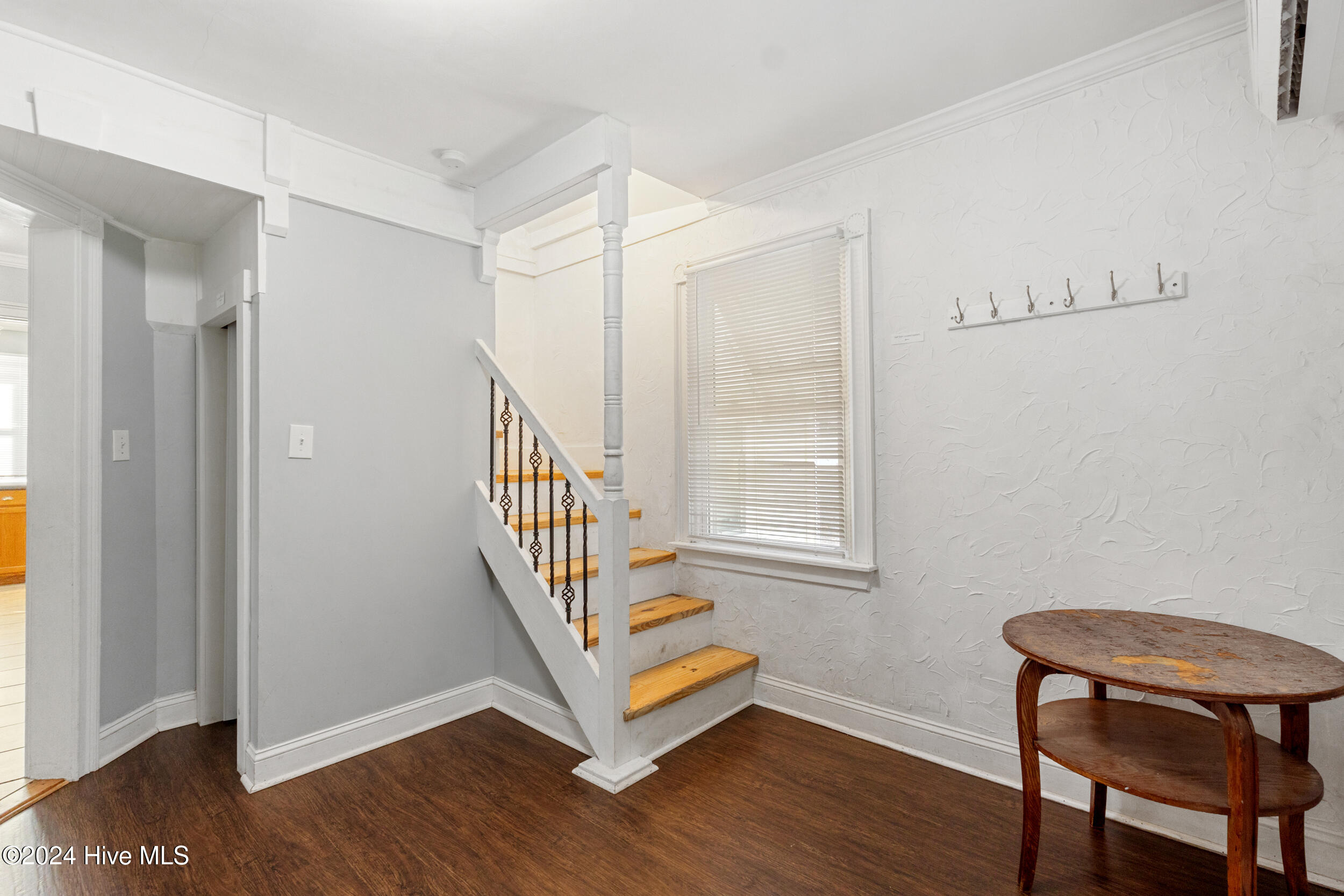 100528375 | Photo 16