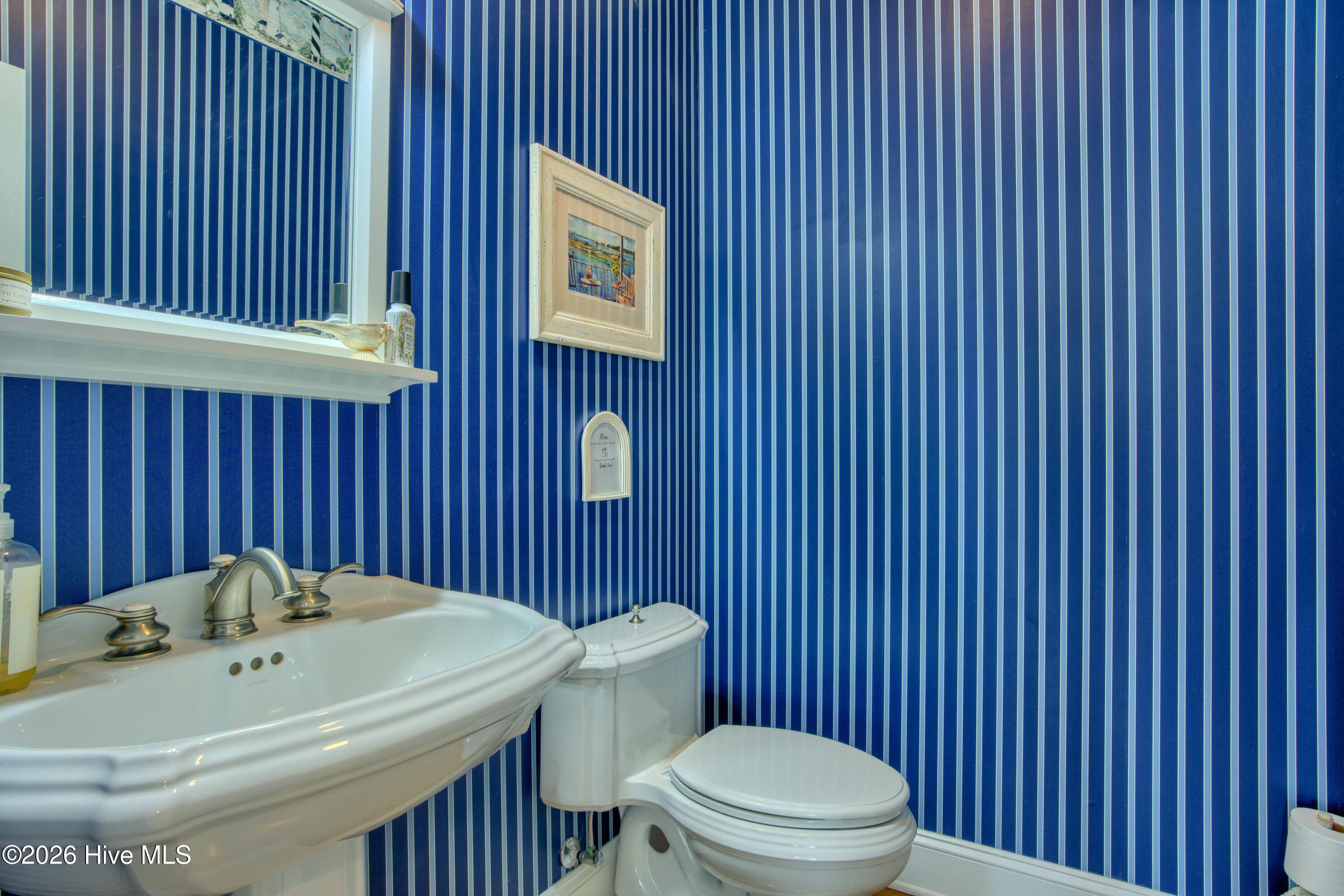 100549111 | Photo 35