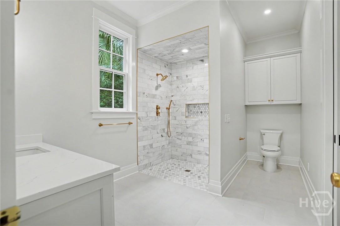 Guest En Suite Bath/Bedroom 2 Main Floor