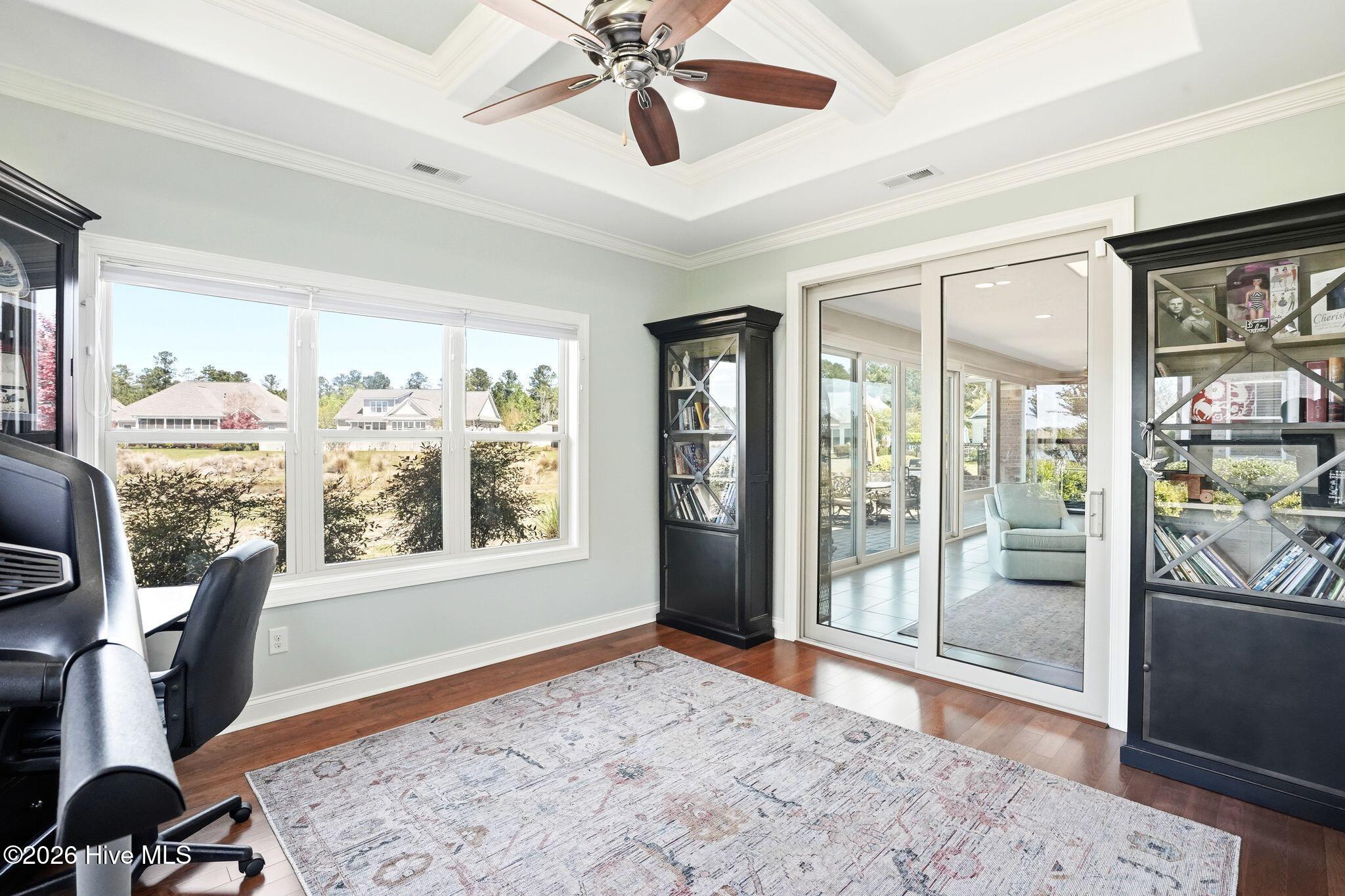 100565235 | Photo 41