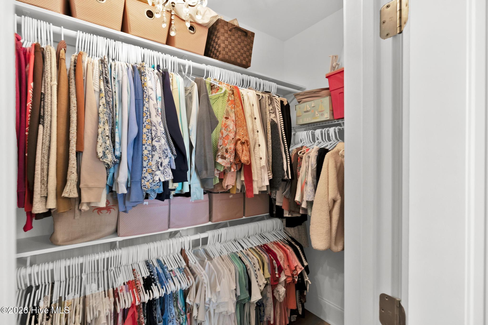 100554312 | Photo 24