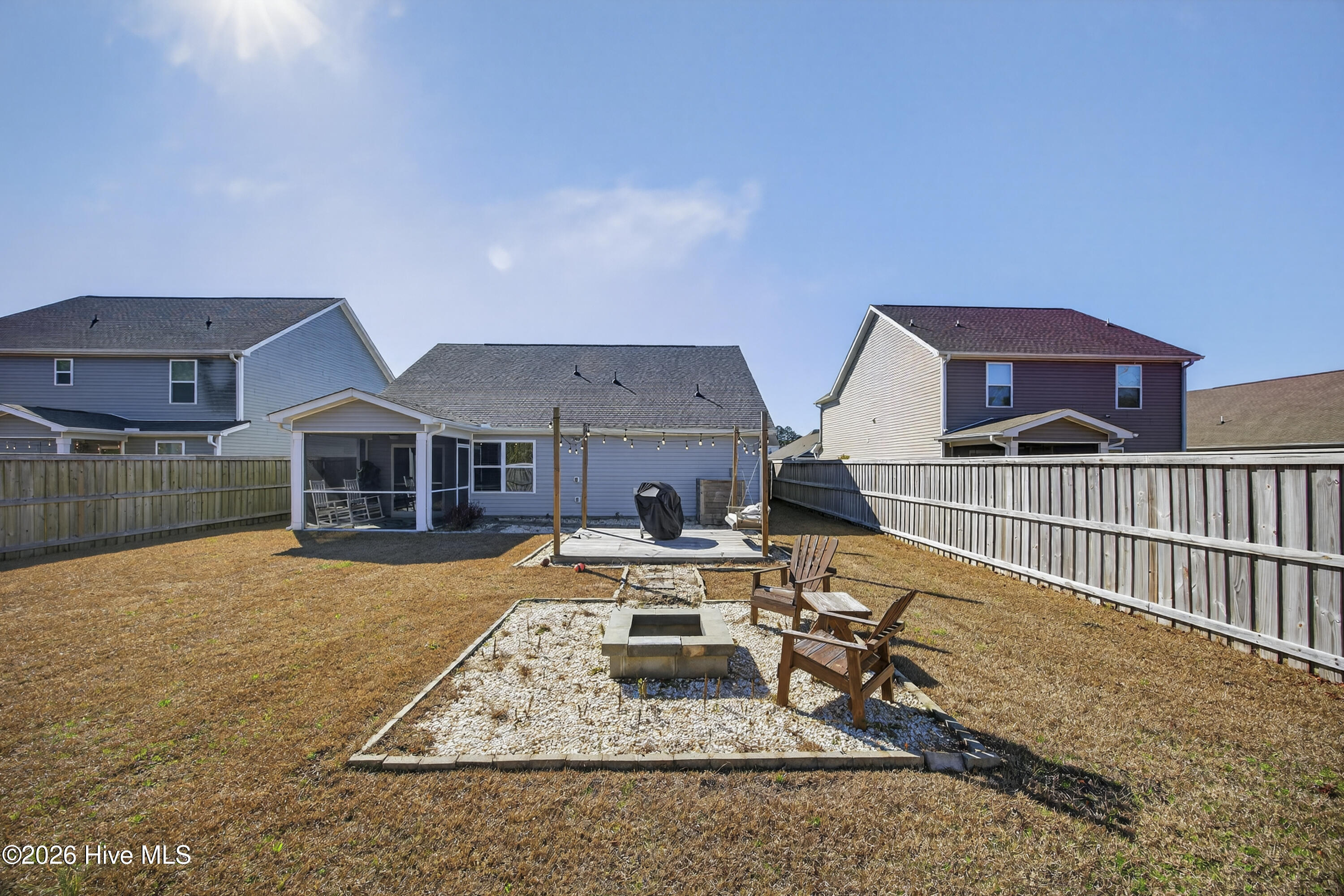 100553083 | Photo 33