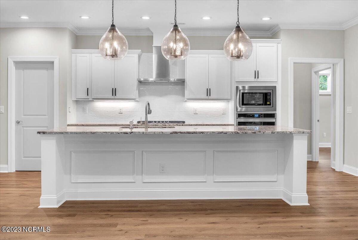 100524155 | Photo 41