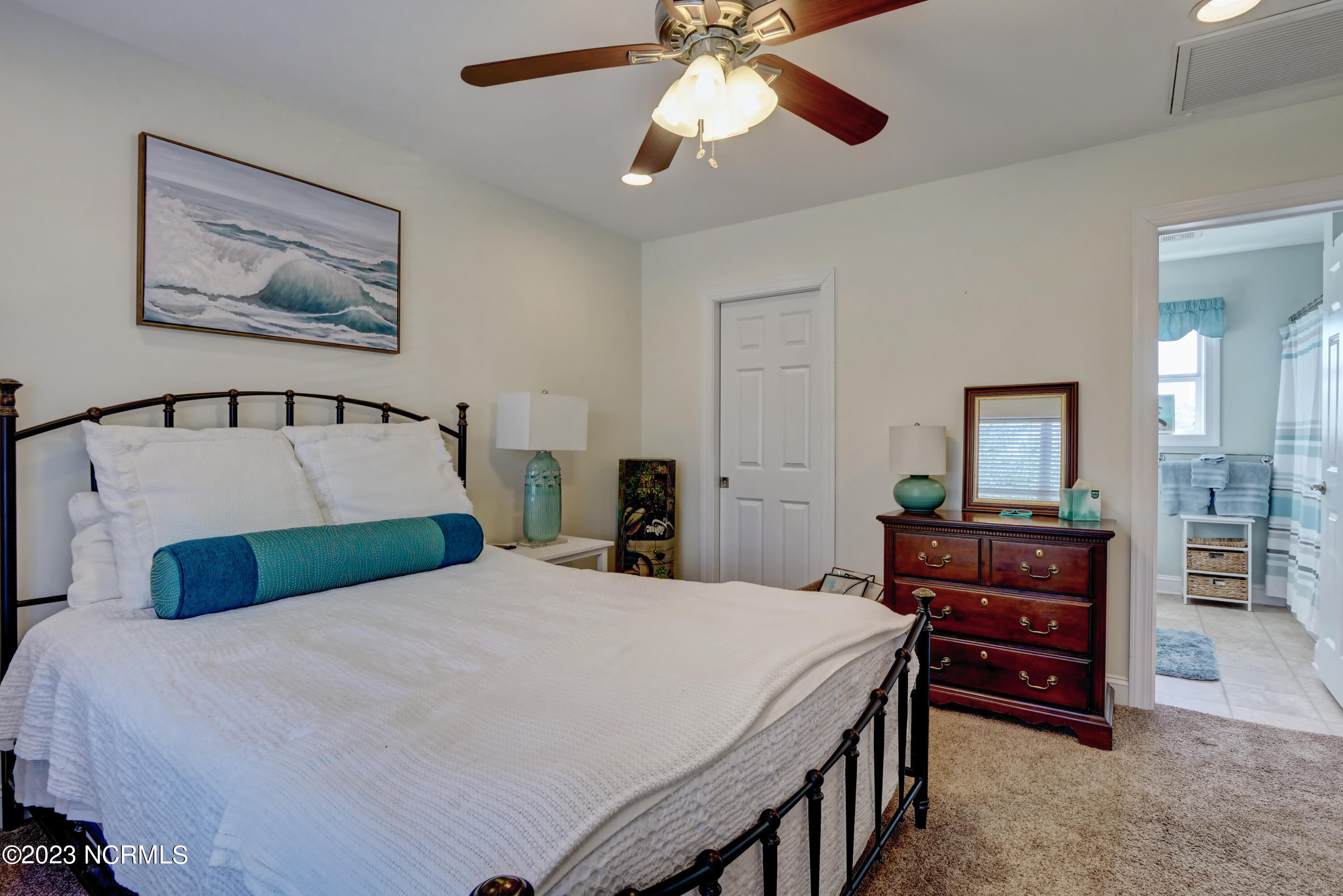 100516487 | Photo 42