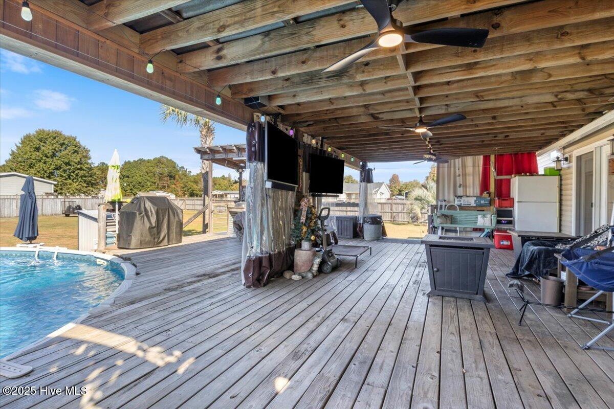 100539175 | Photo 38