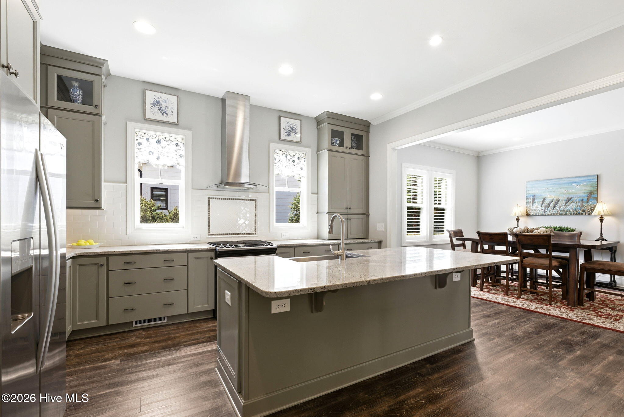 100566822 | Photo 12