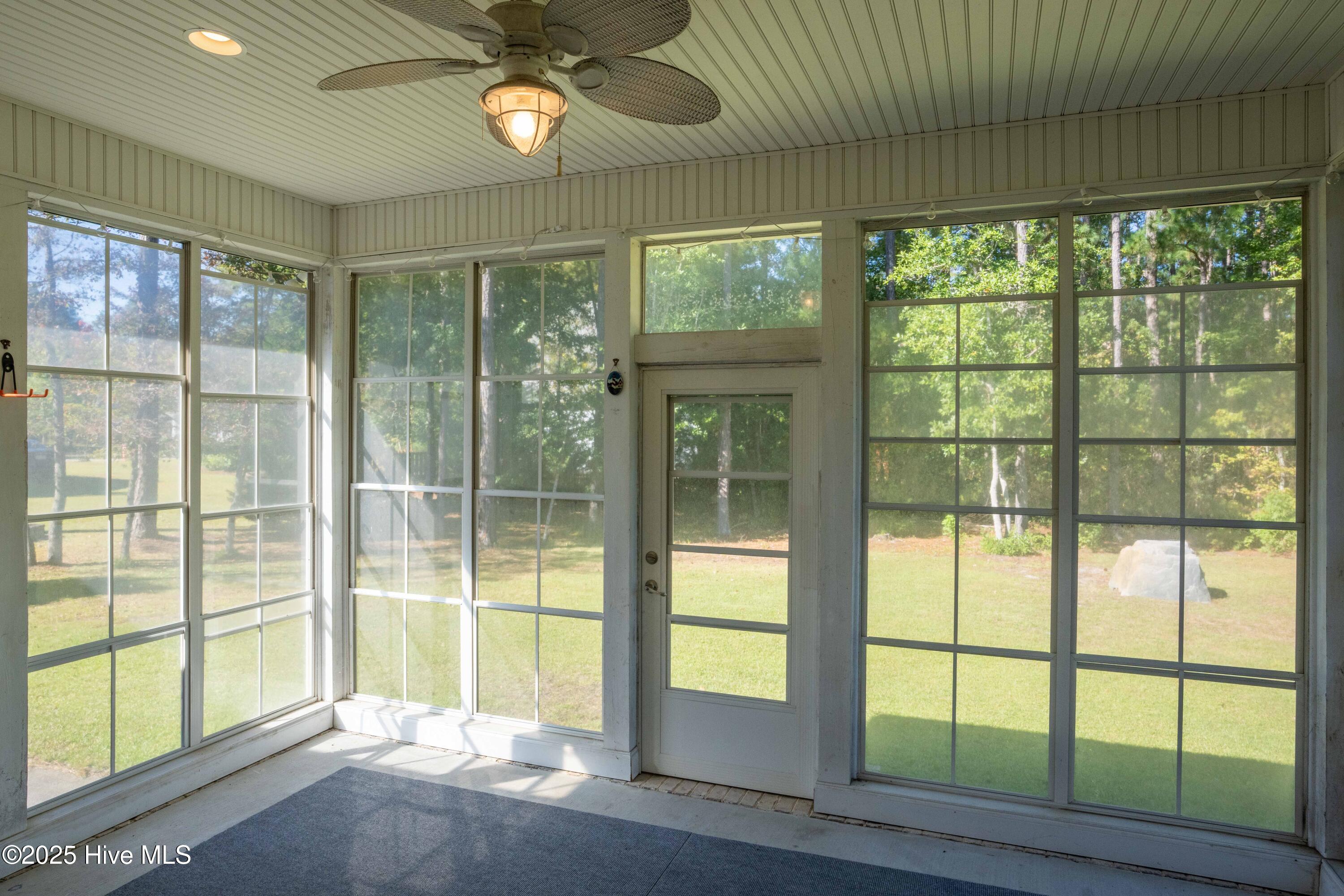 100537657 | Photo 15