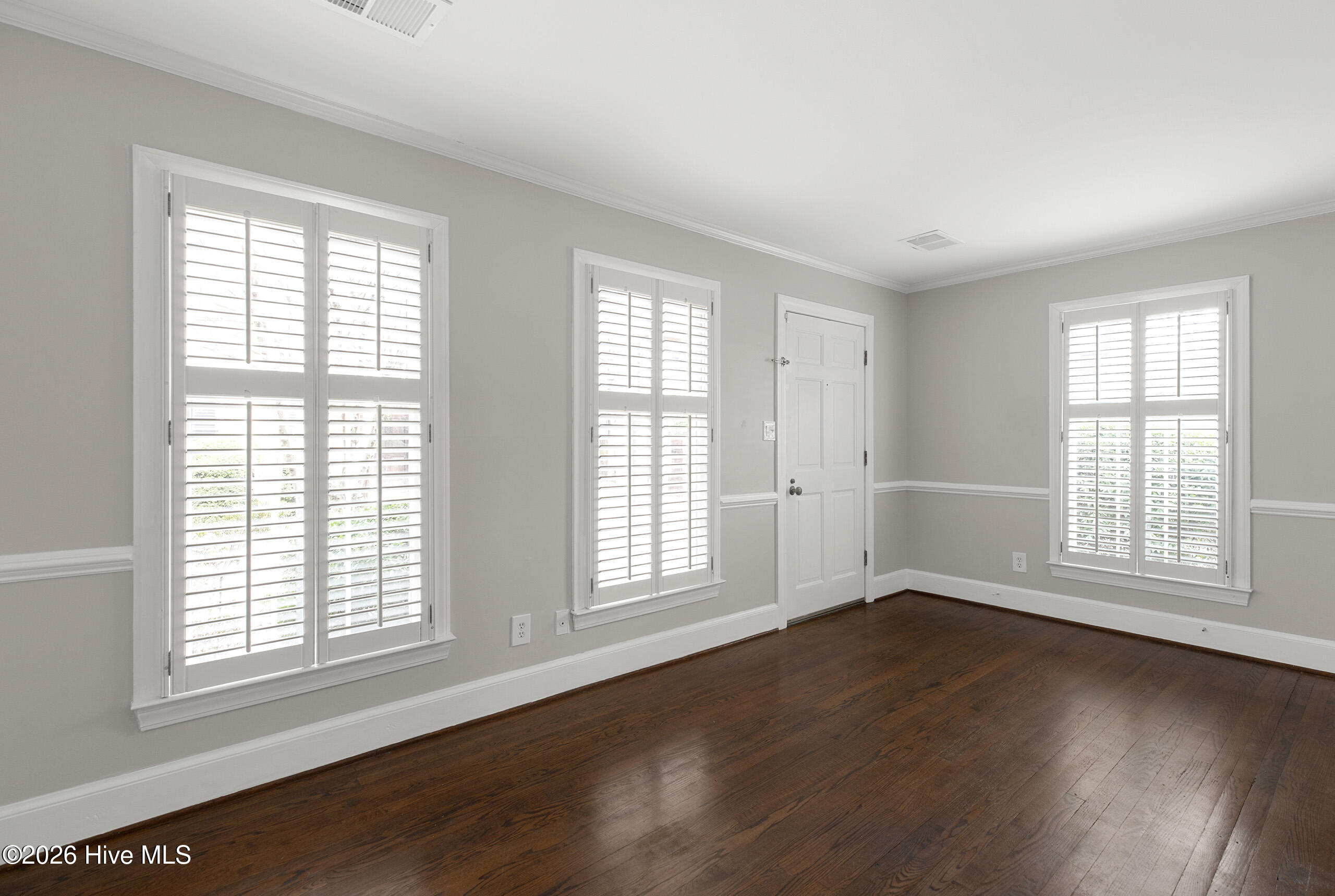 100555929 | Photo 12