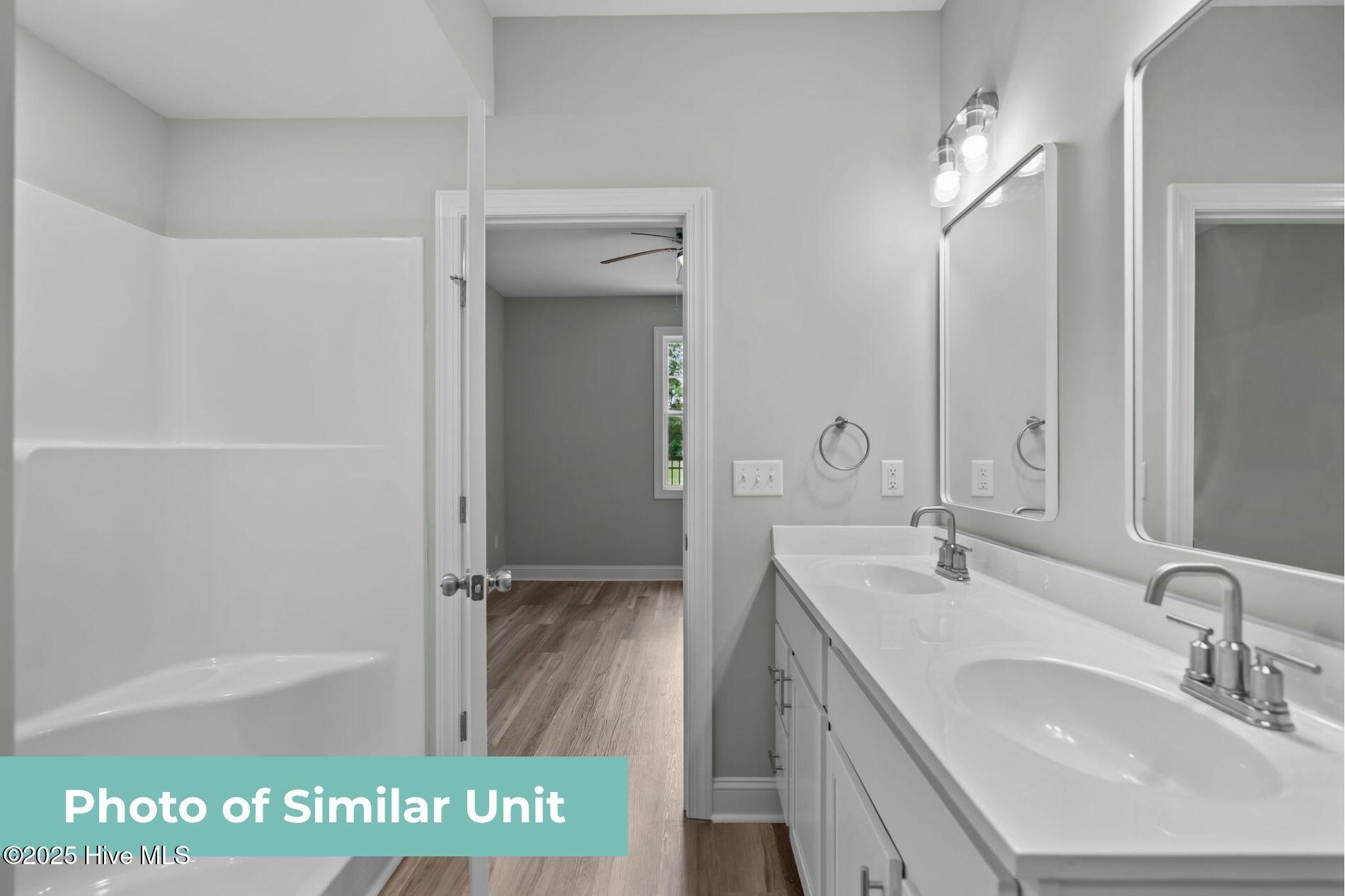 100552377 | Photo 22