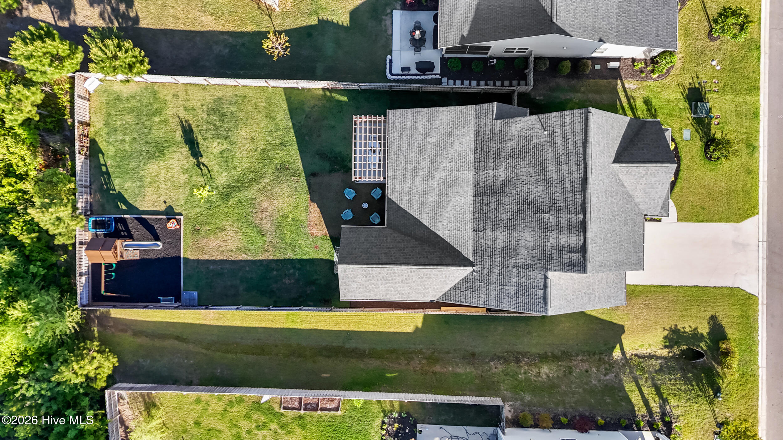 100569219 | Photo 41