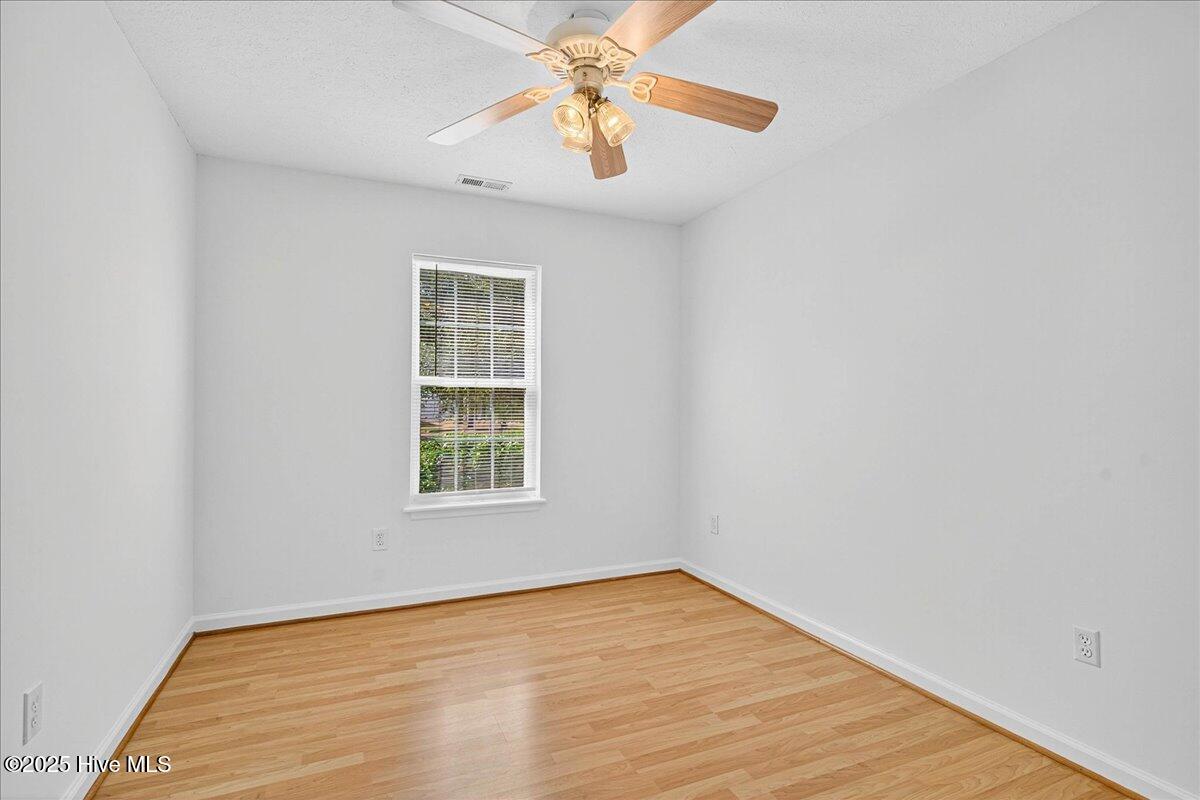 100531287 | Photo 25