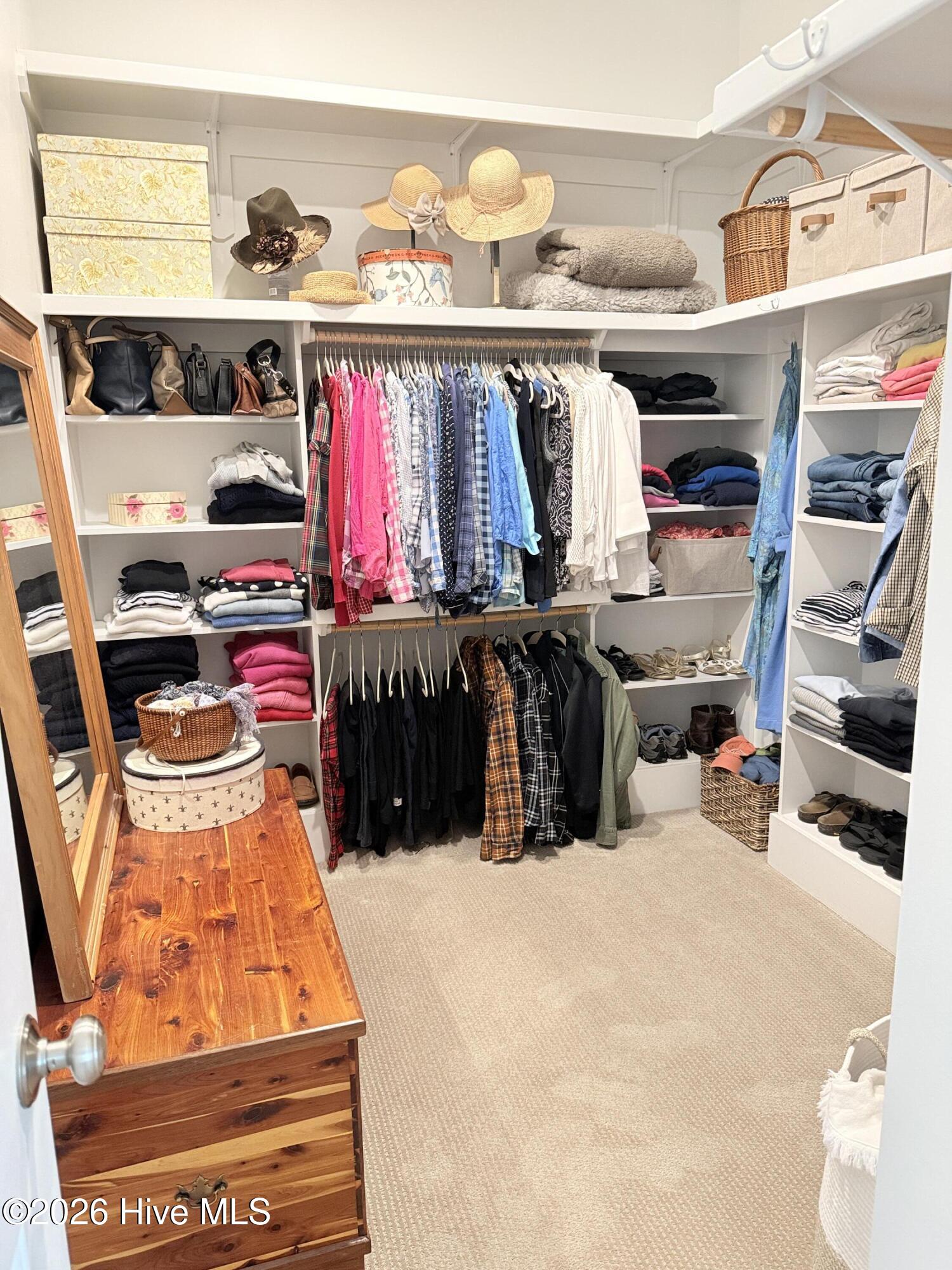 100567886 | Photo 37