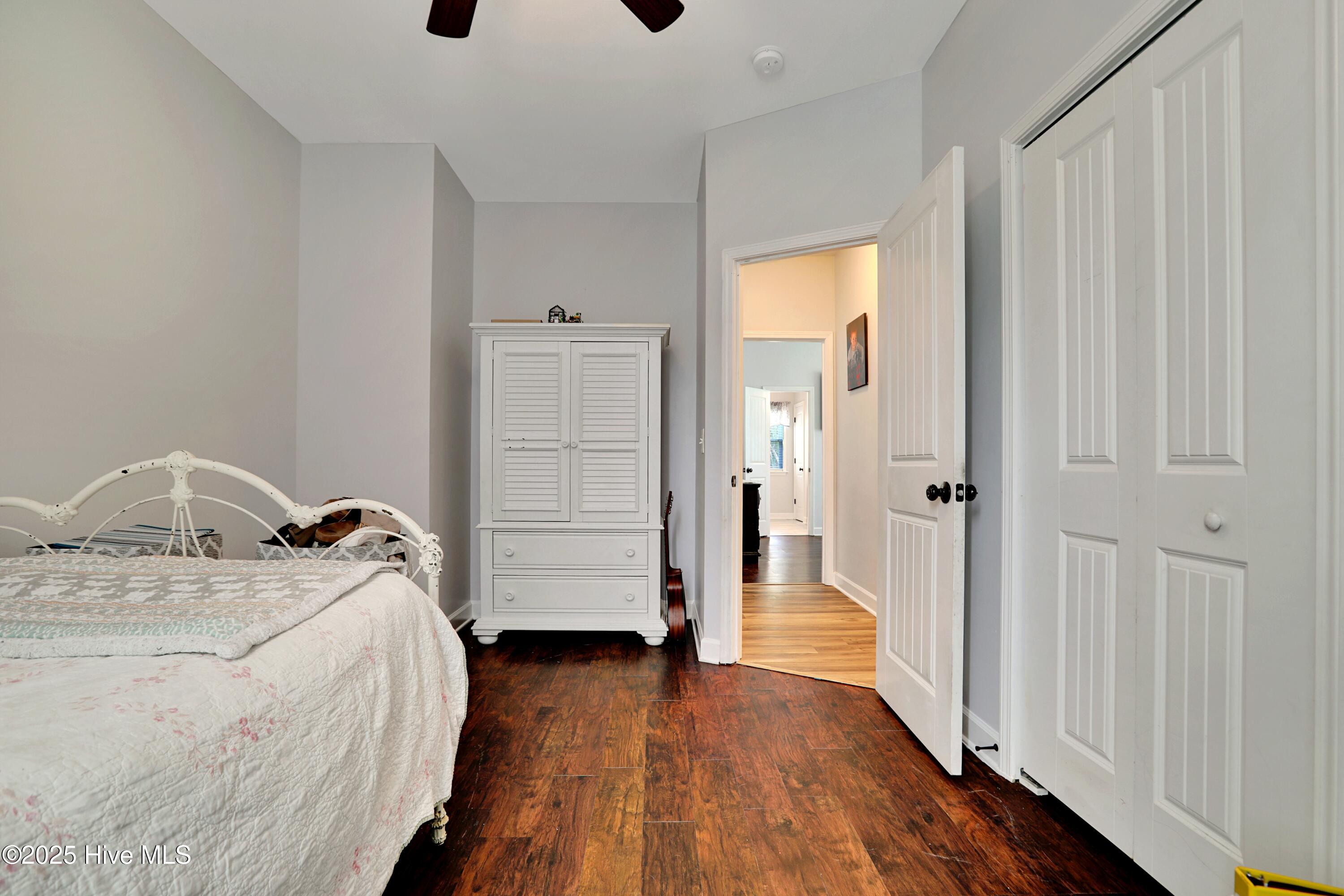 100525620 | Photo 17