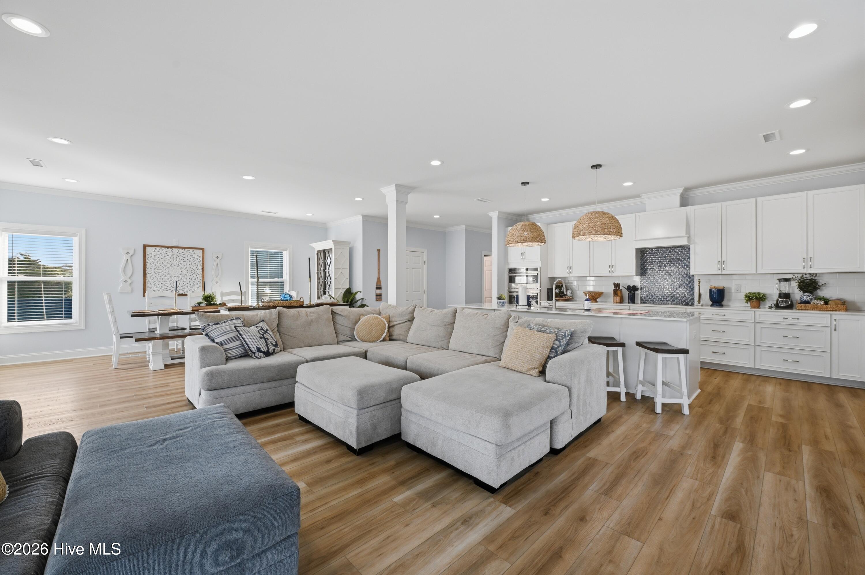 100561977 | Photo 15