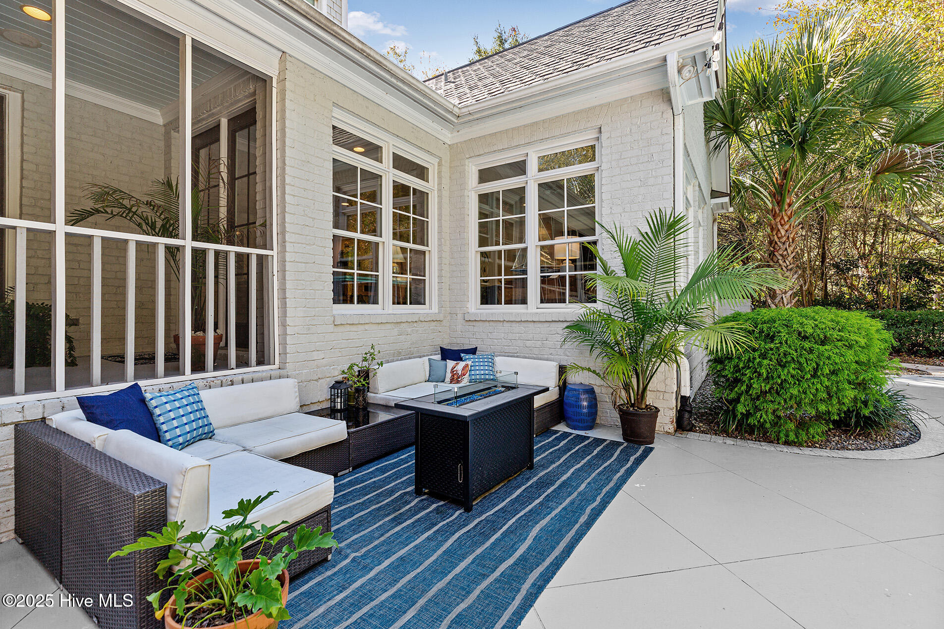 100541349 | Photo 61