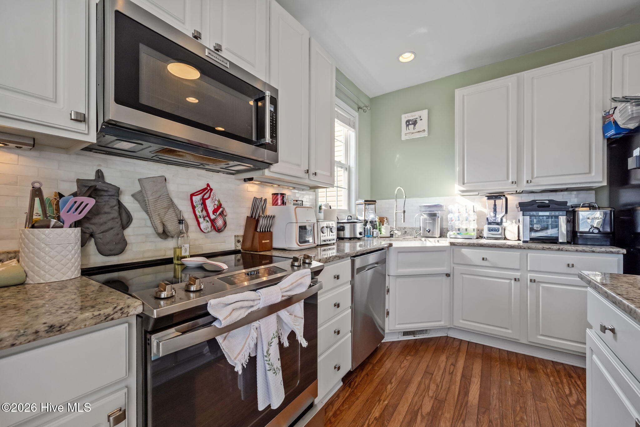 100552924 | Photo 11