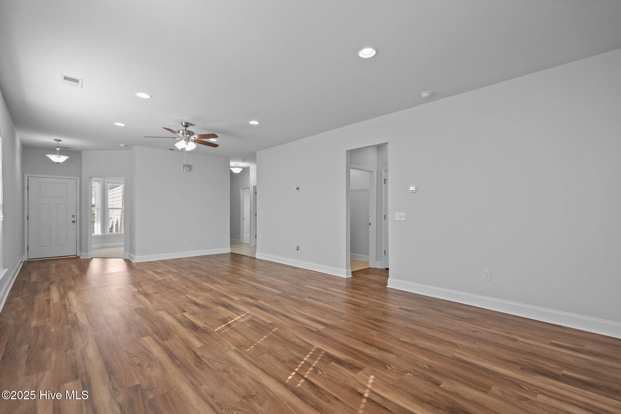 100540336 | Photo 25