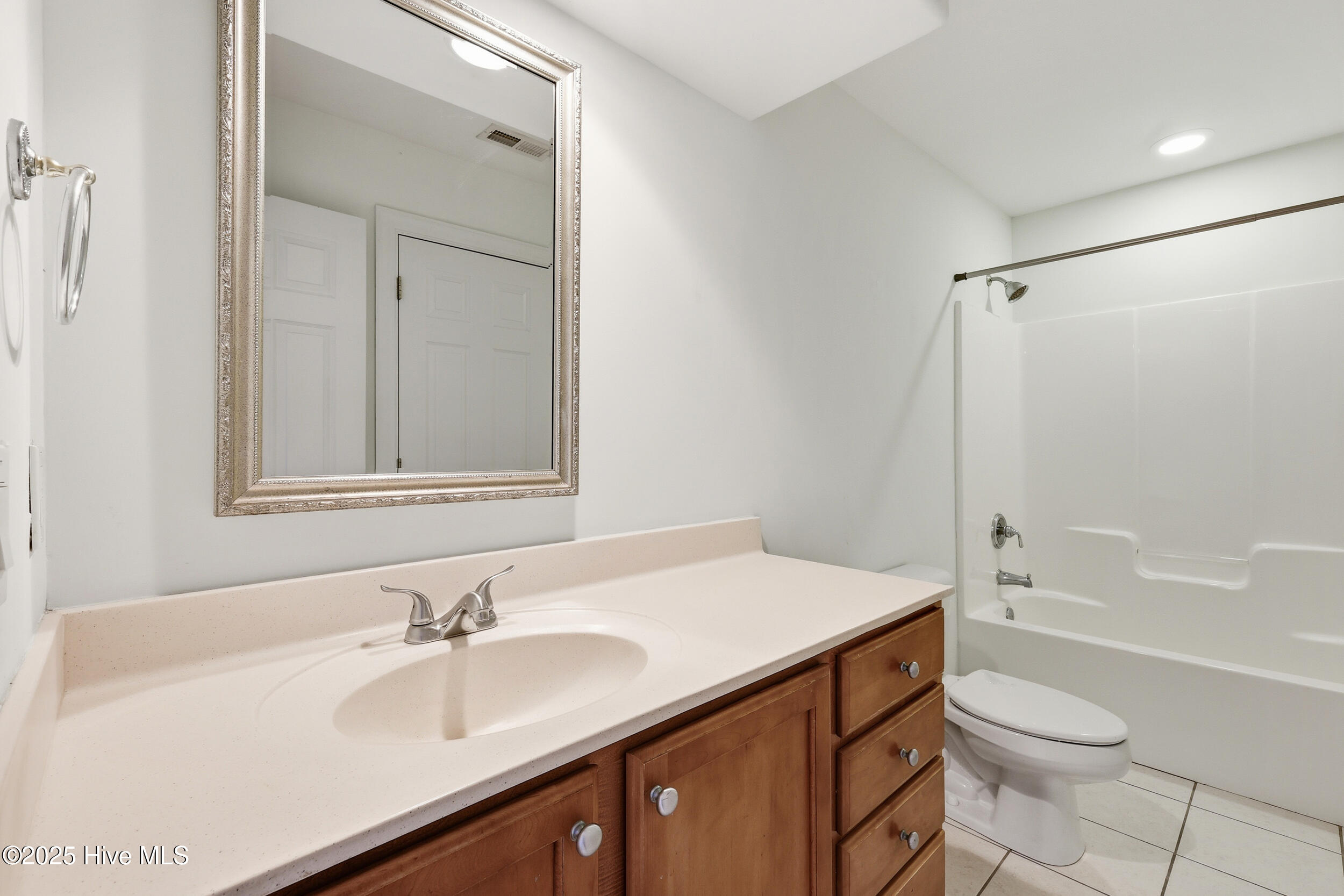 100536932 | Photo 15