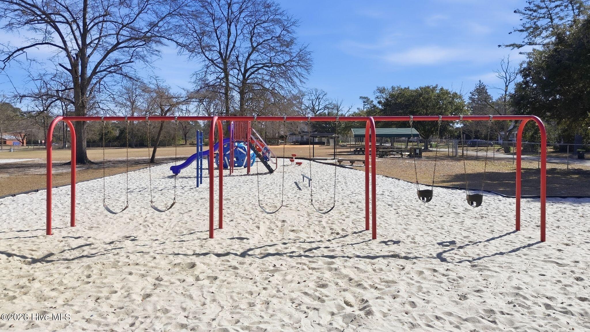 100557013 | Photo 42