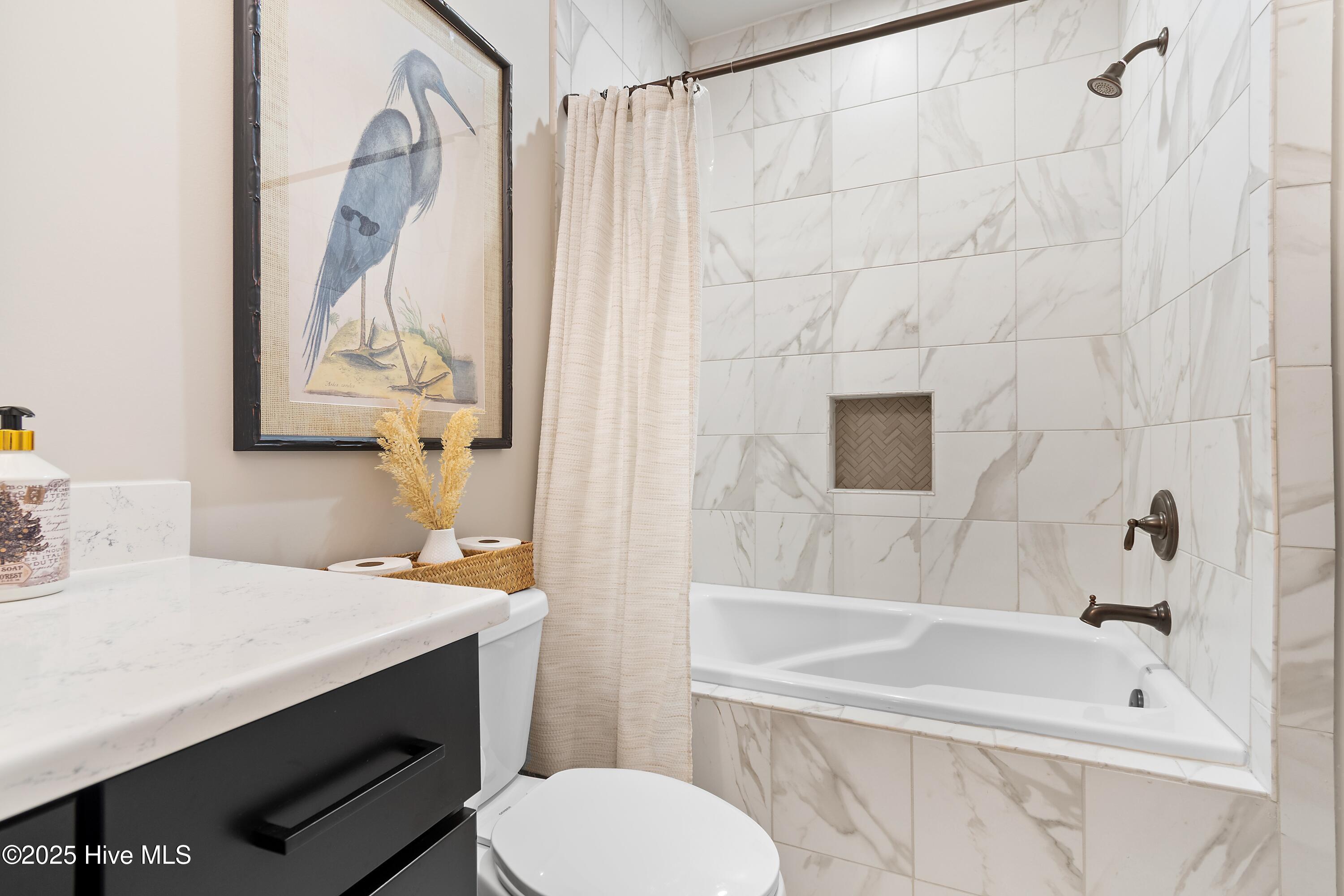 100546246 | Photo 25