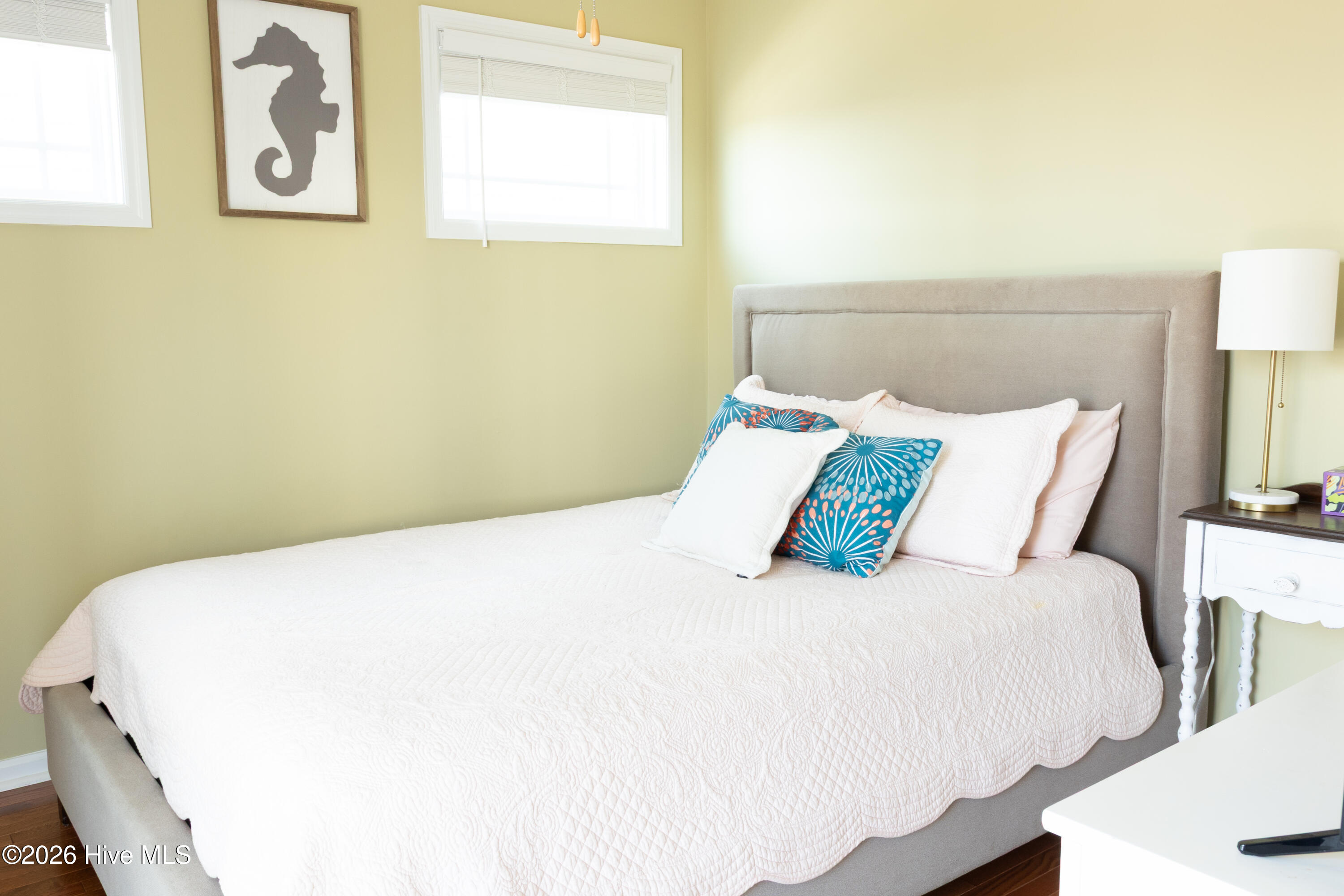 100559120 | Photo 22