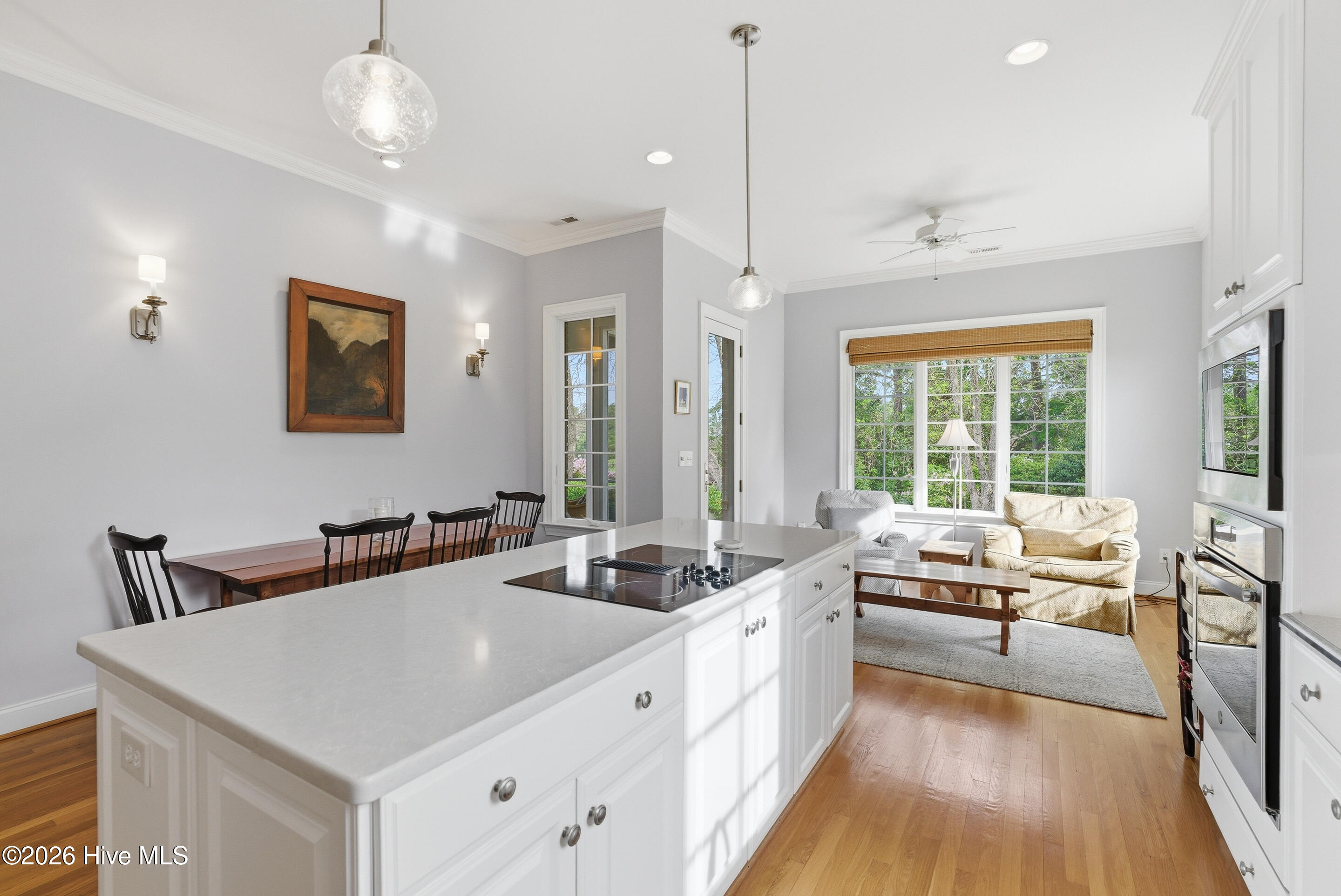 100568595 | Photo 22