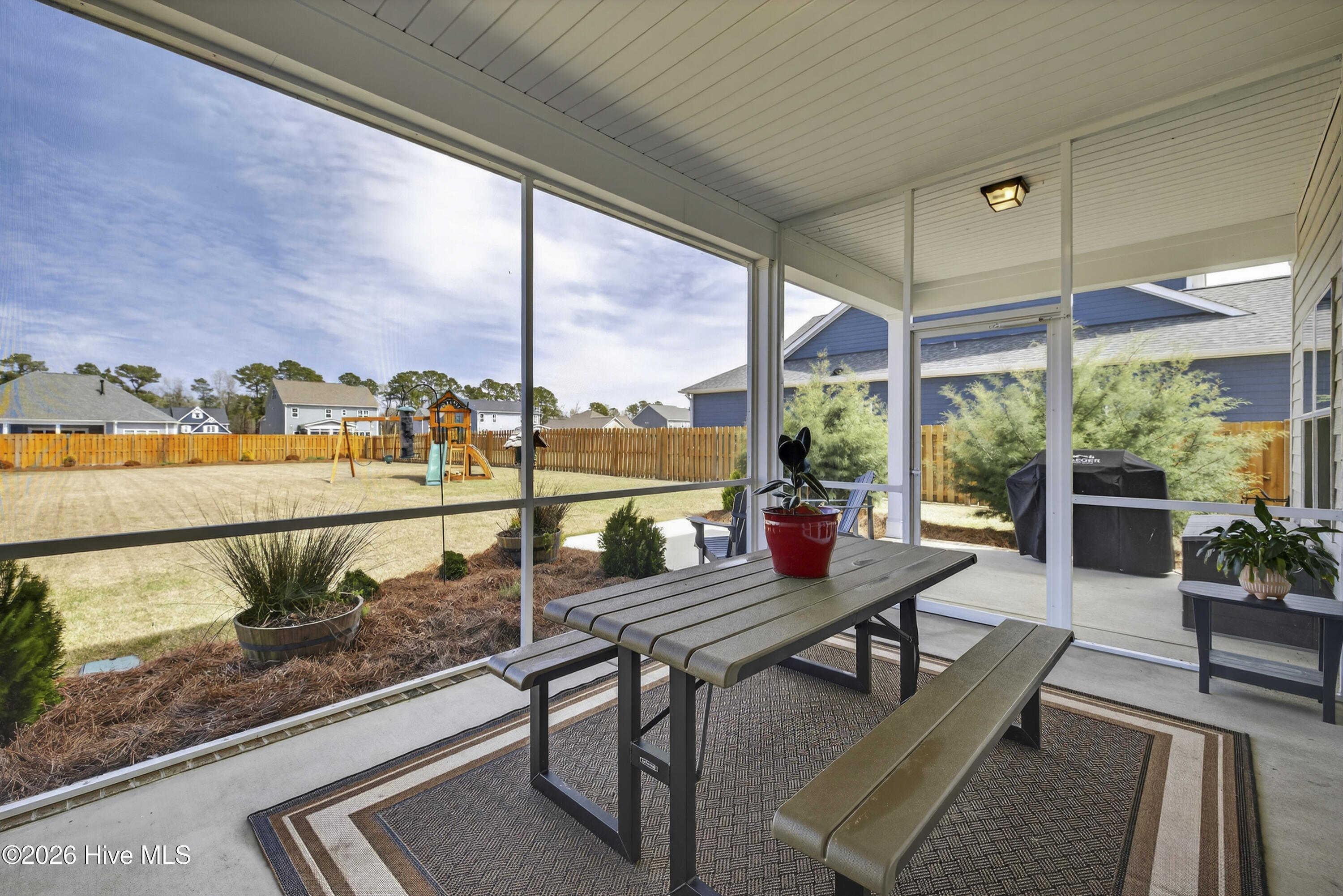 100564336 | Photo 41