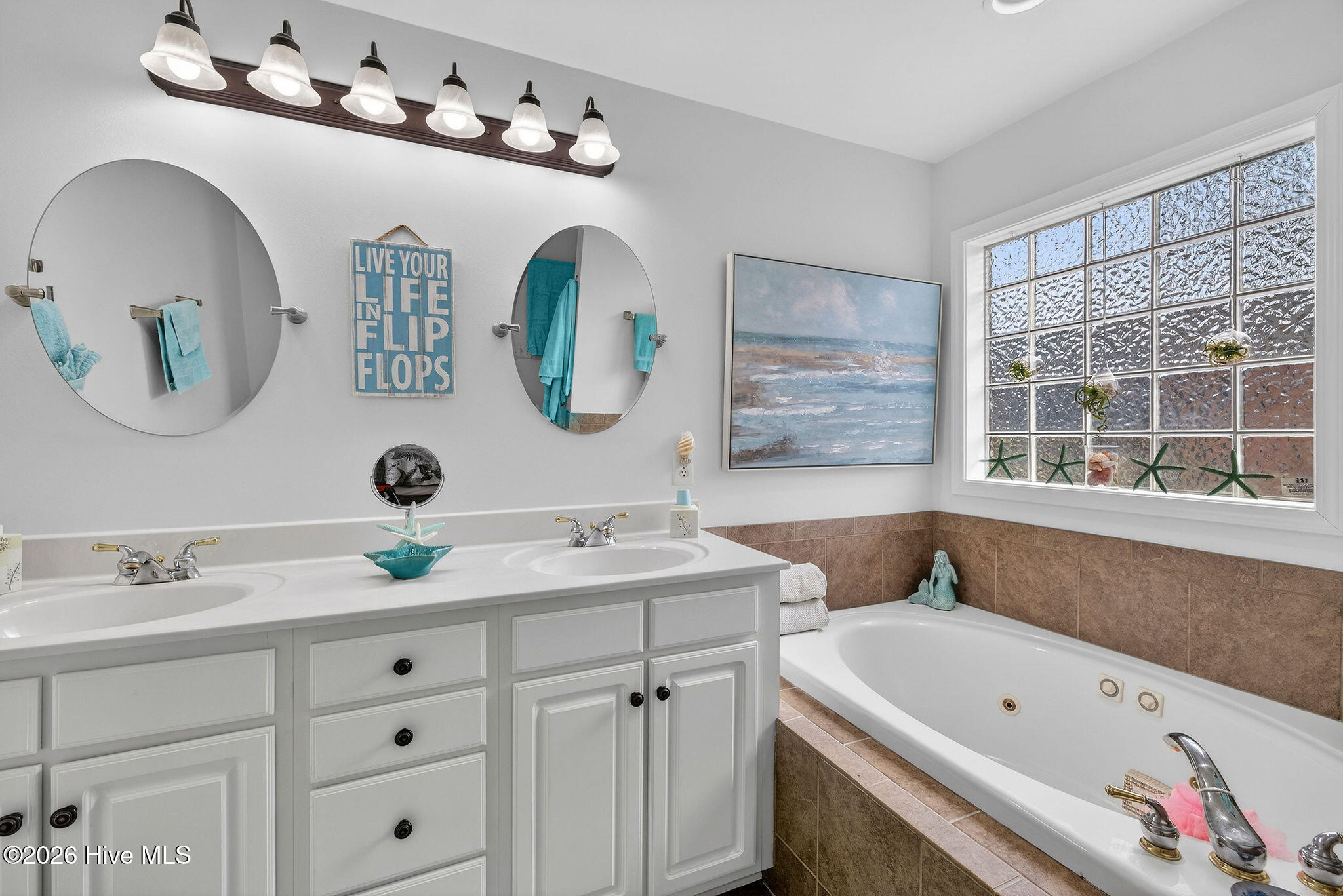 100557092 | Photo 25