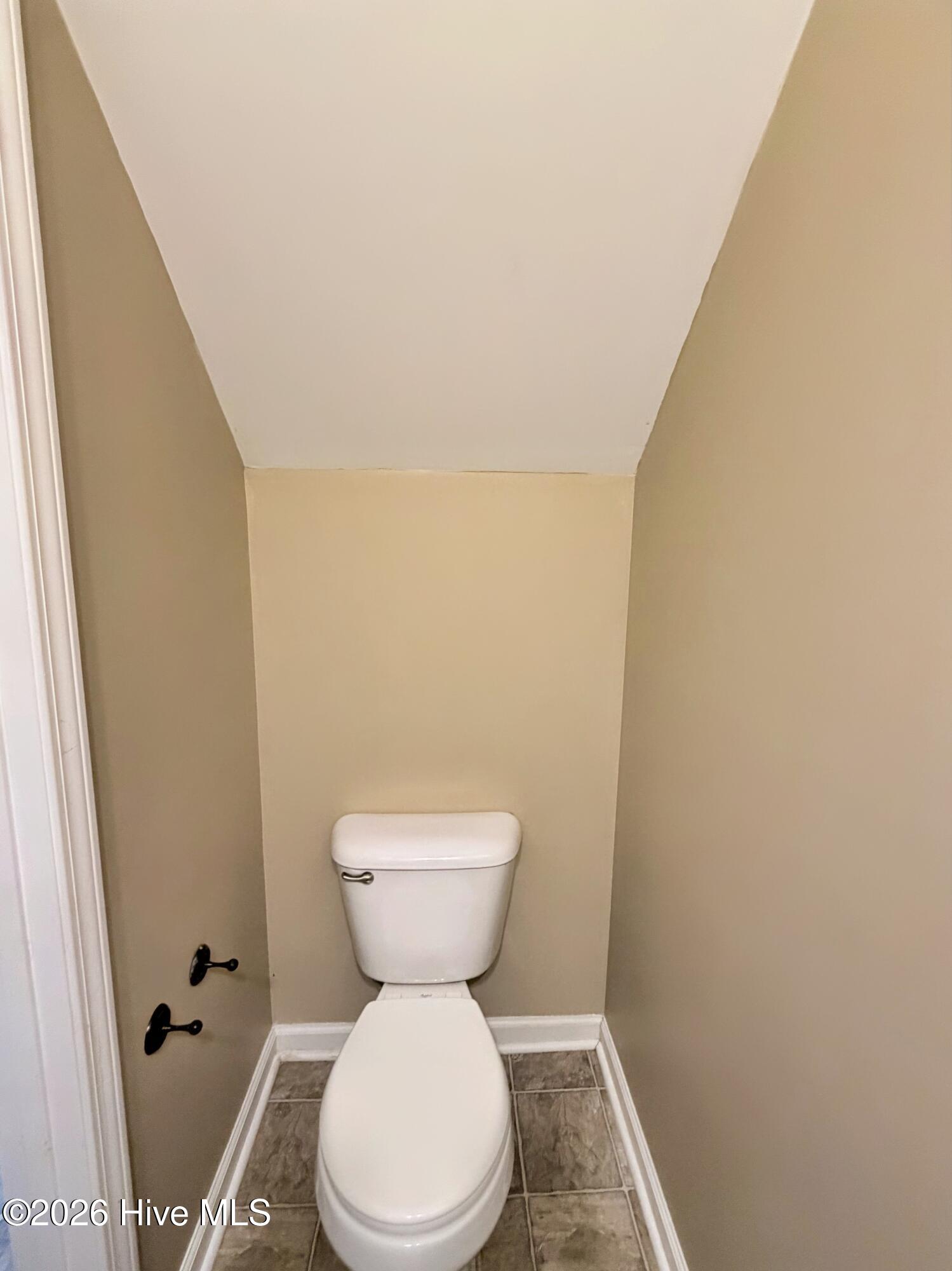 100547389 | Photo 18