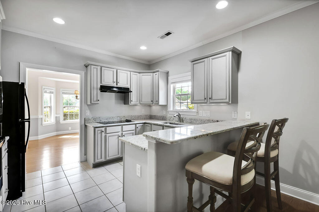 100558712 | Photo 12