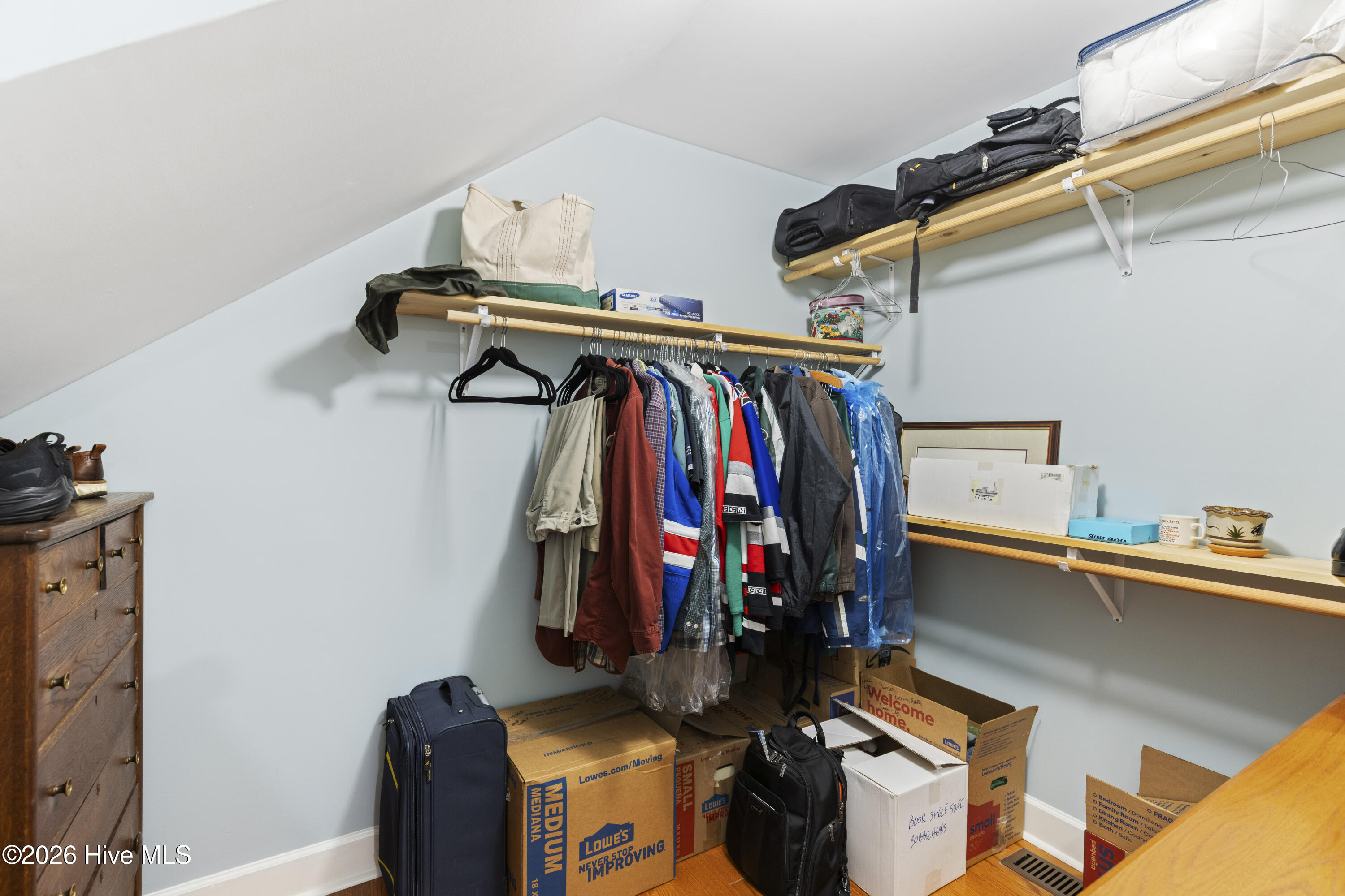 100569579 | Photo 59