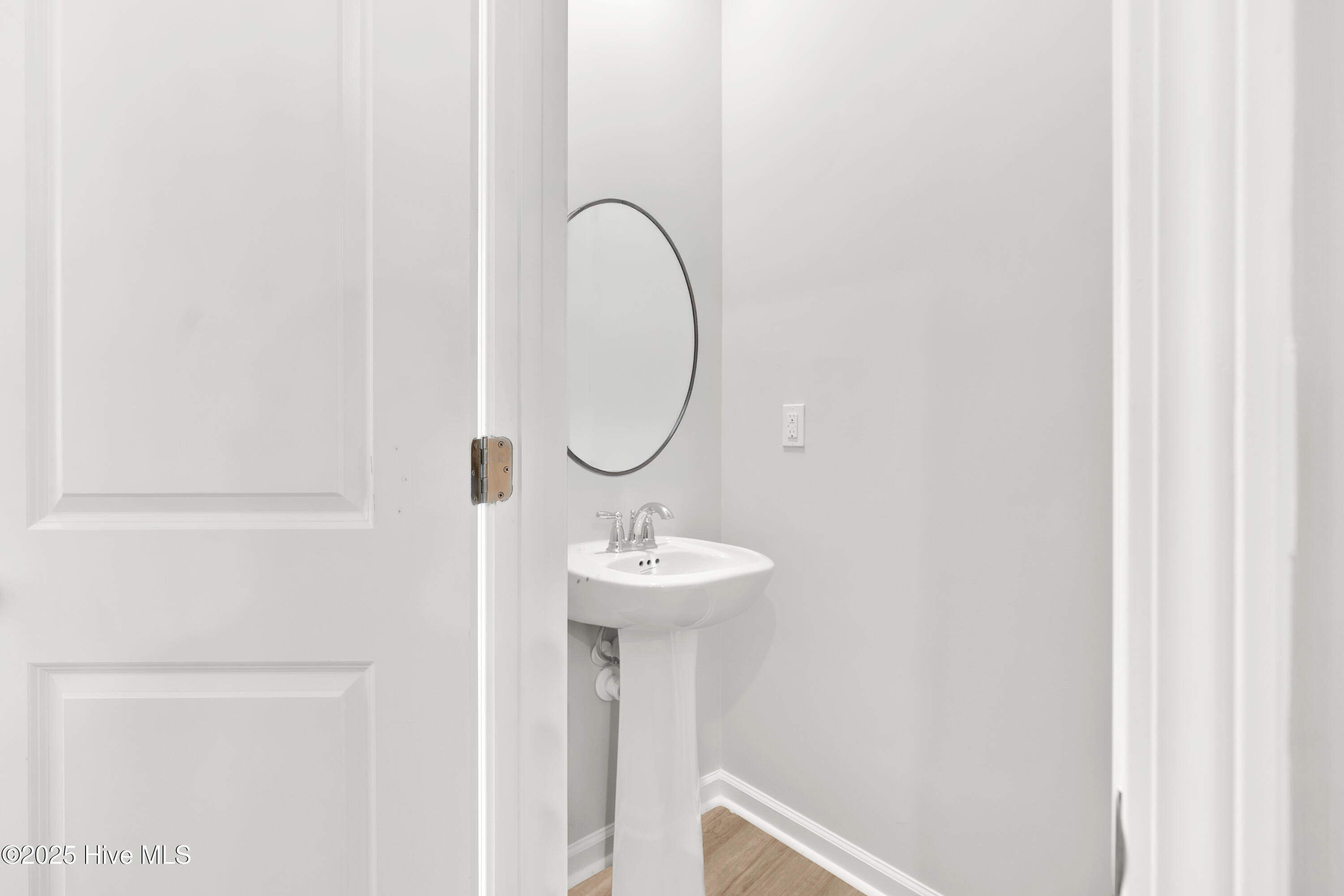 100522330 | Photo 14