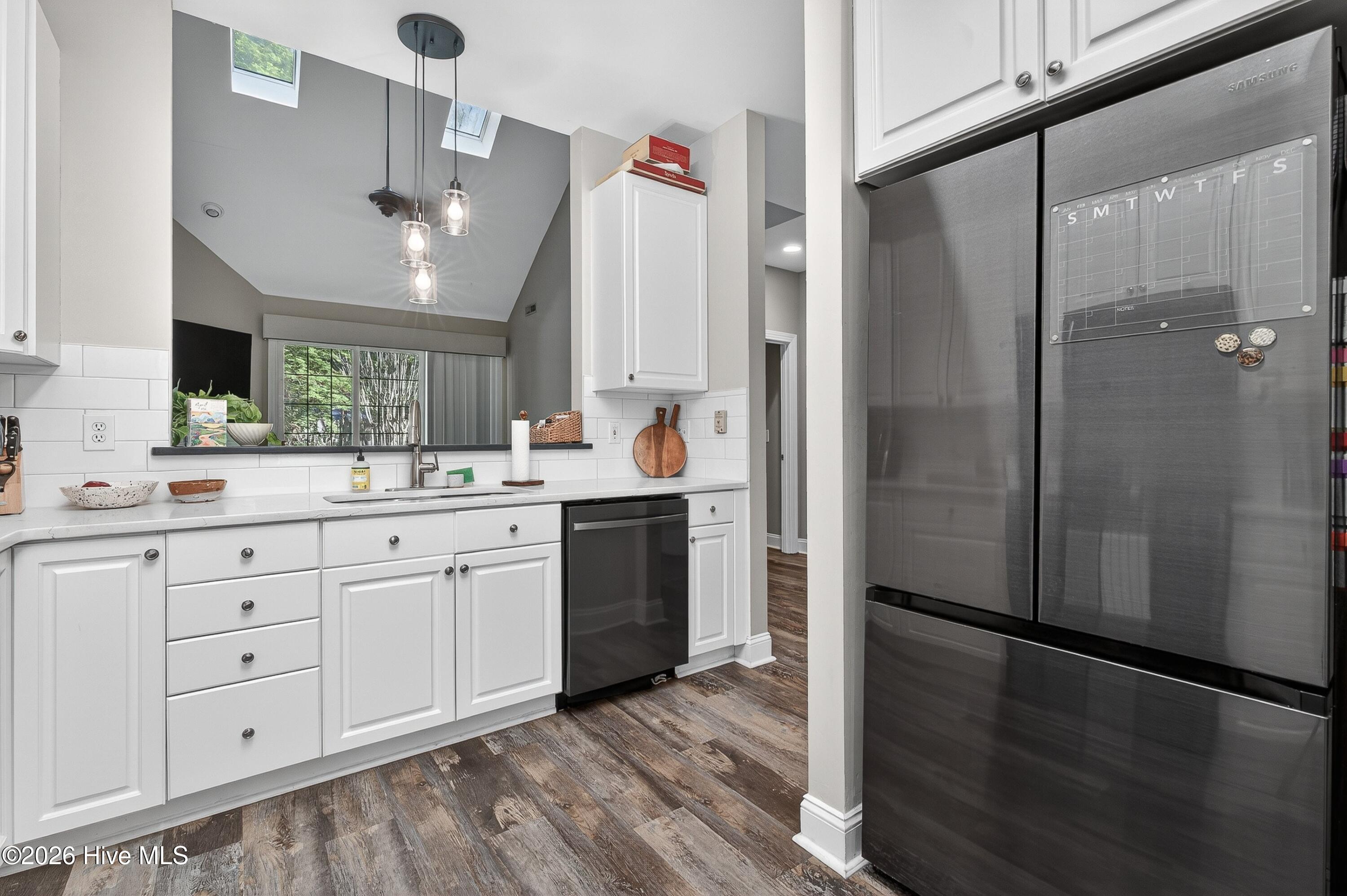 100566829 | Photo 13