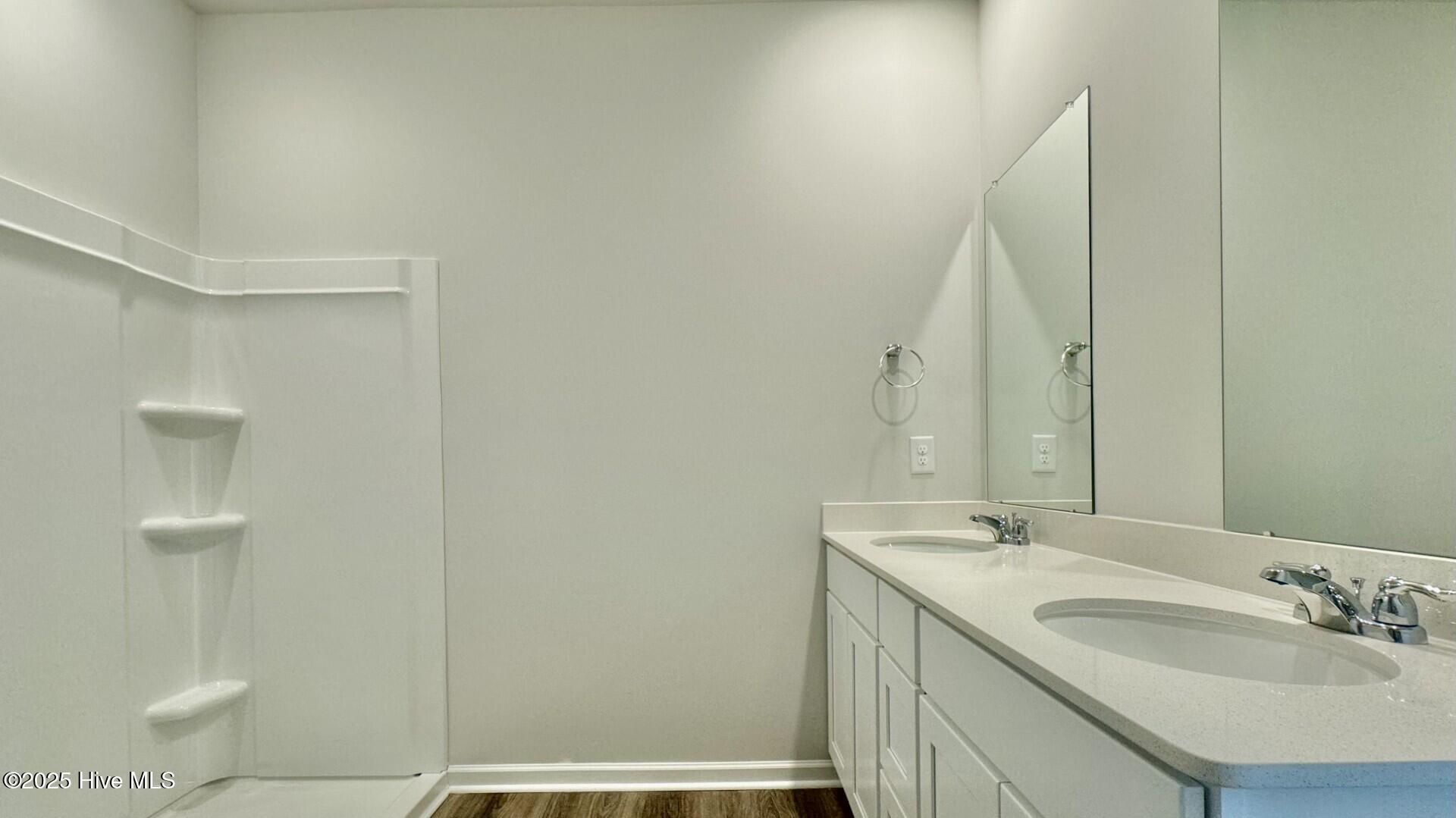 100524210 | Photo 14