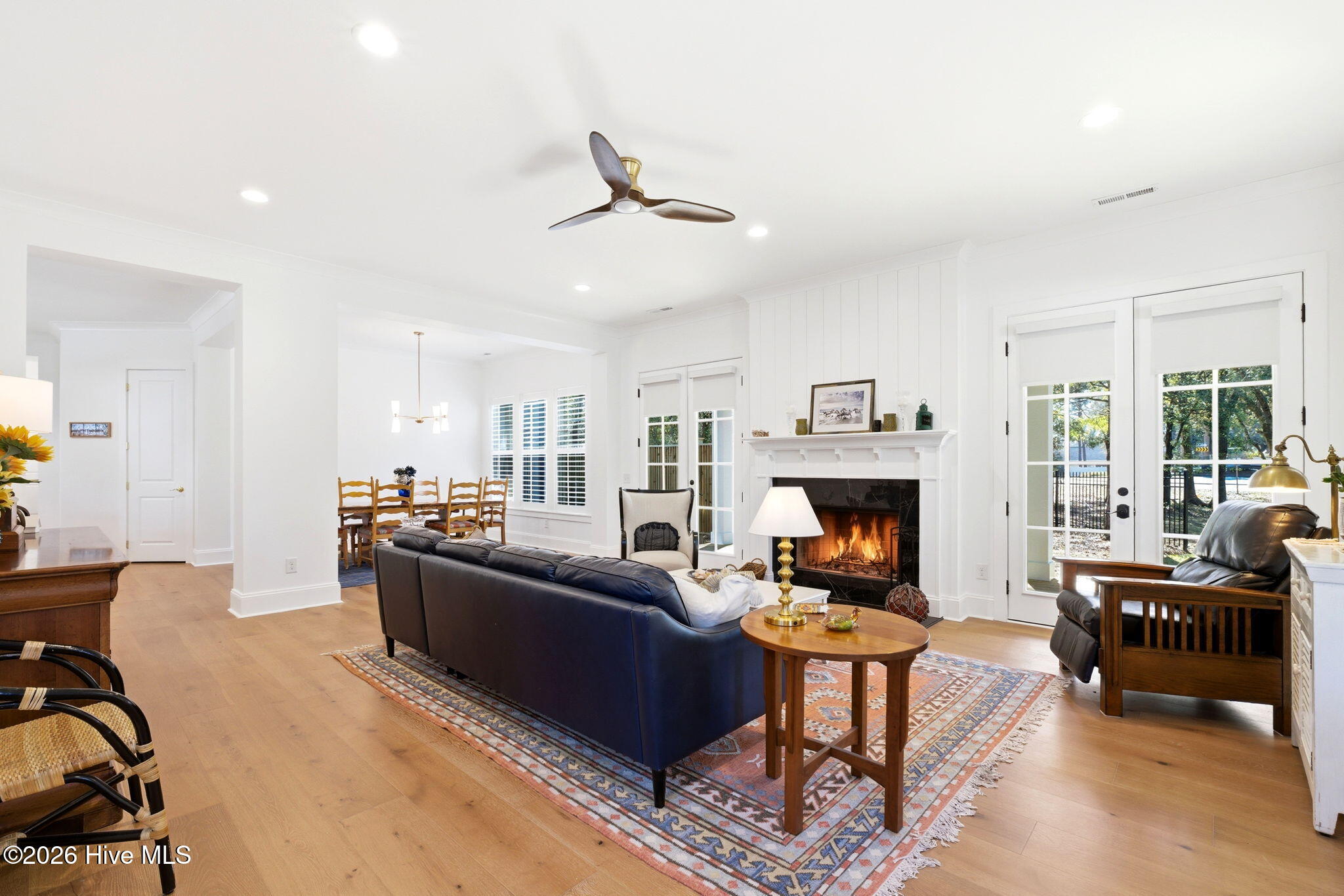 100562076 | Photo 22