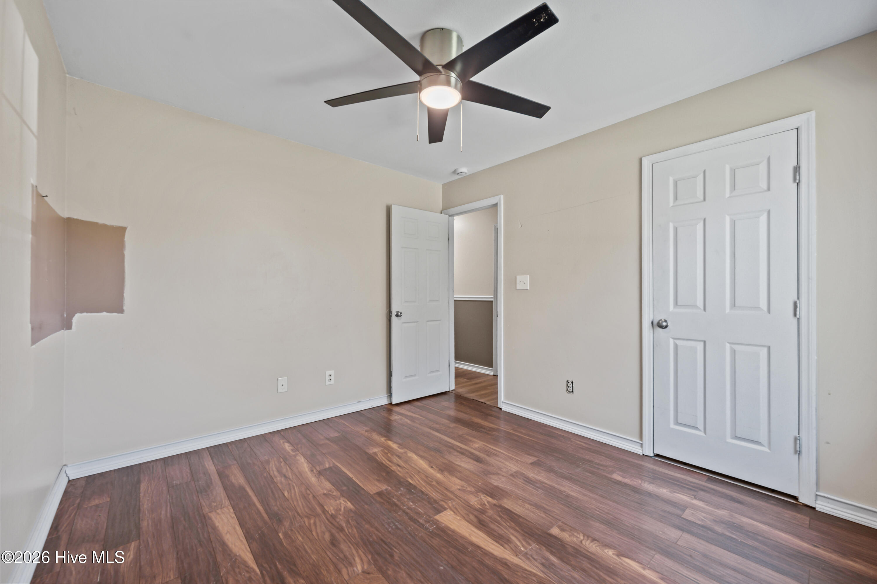 100564292 | Photo 15