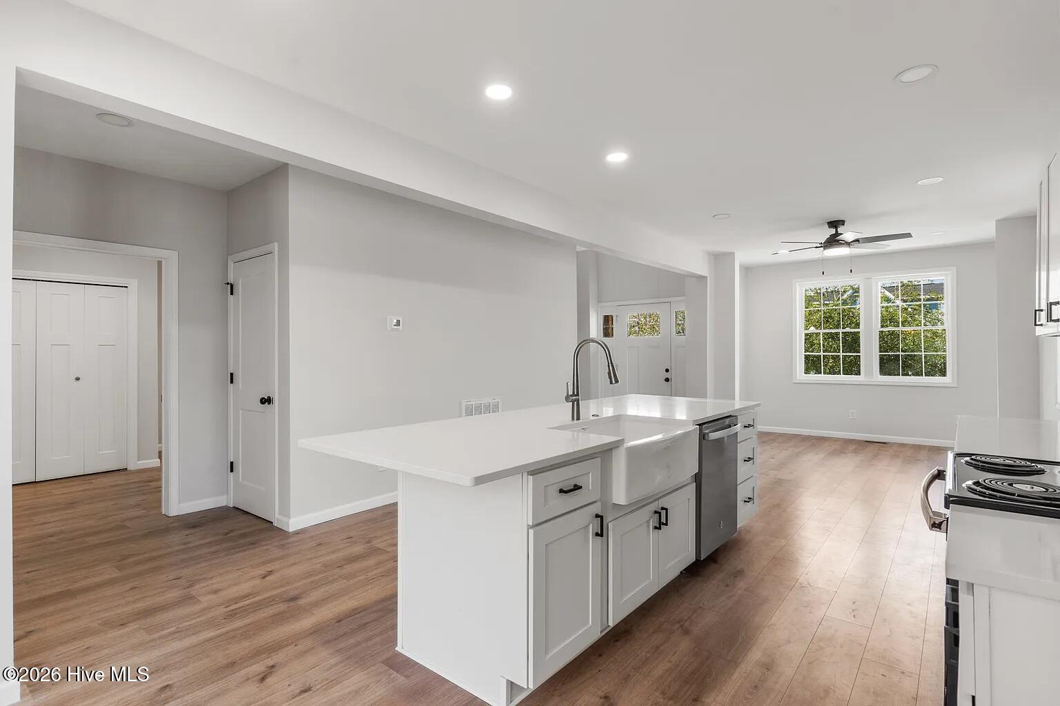 100569106 | Photo 28