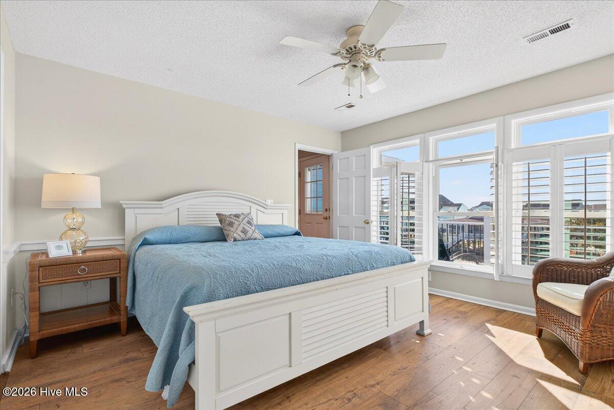 100549636 | Photo 41