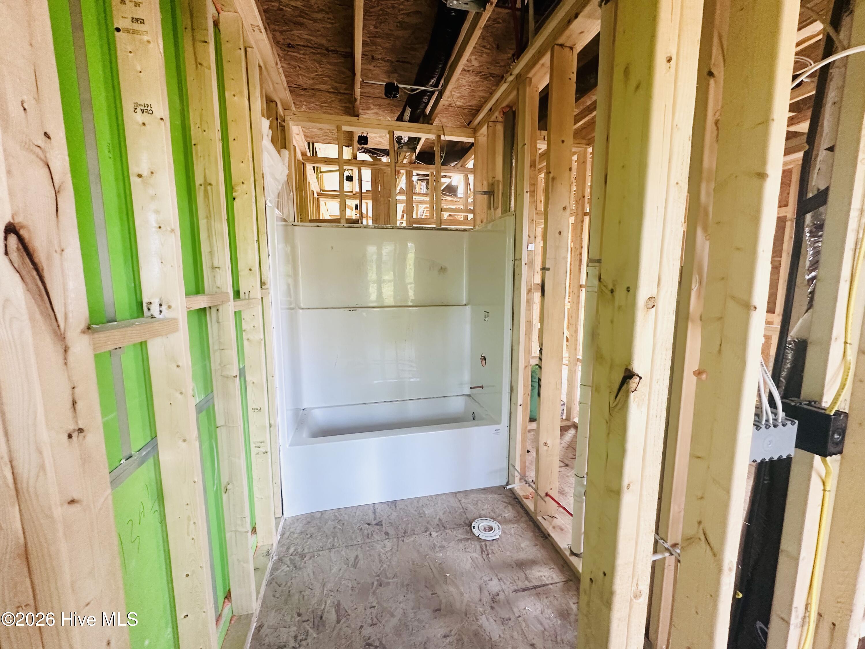 100566843 | Photo 11