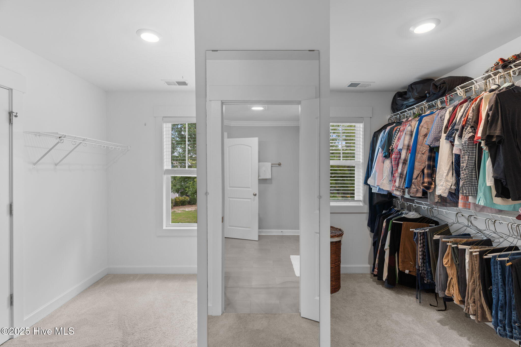 100526886 | Photo 33